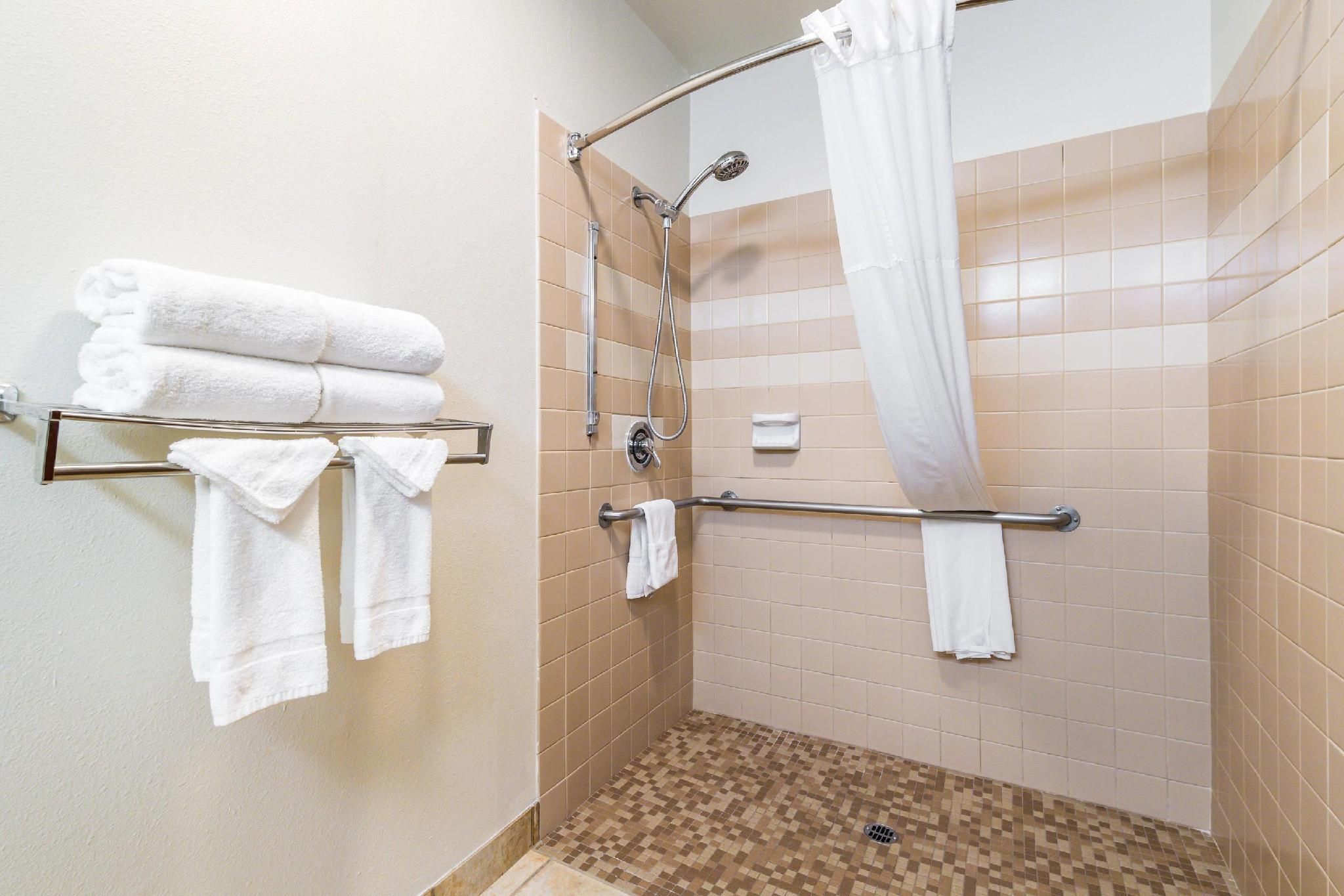 2 Queen Beds, Nonsmoking, Accessible