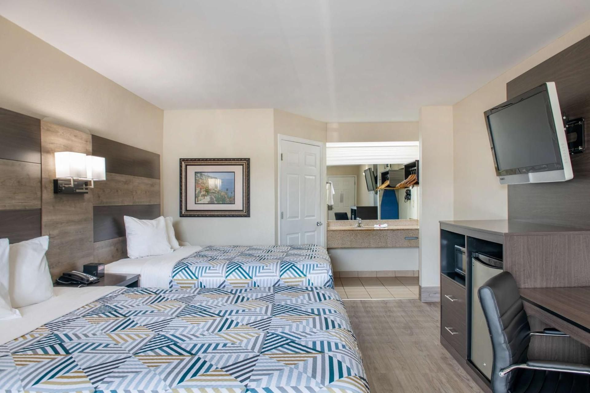 2 Queen Beds | Non-Smoking, Micfridge