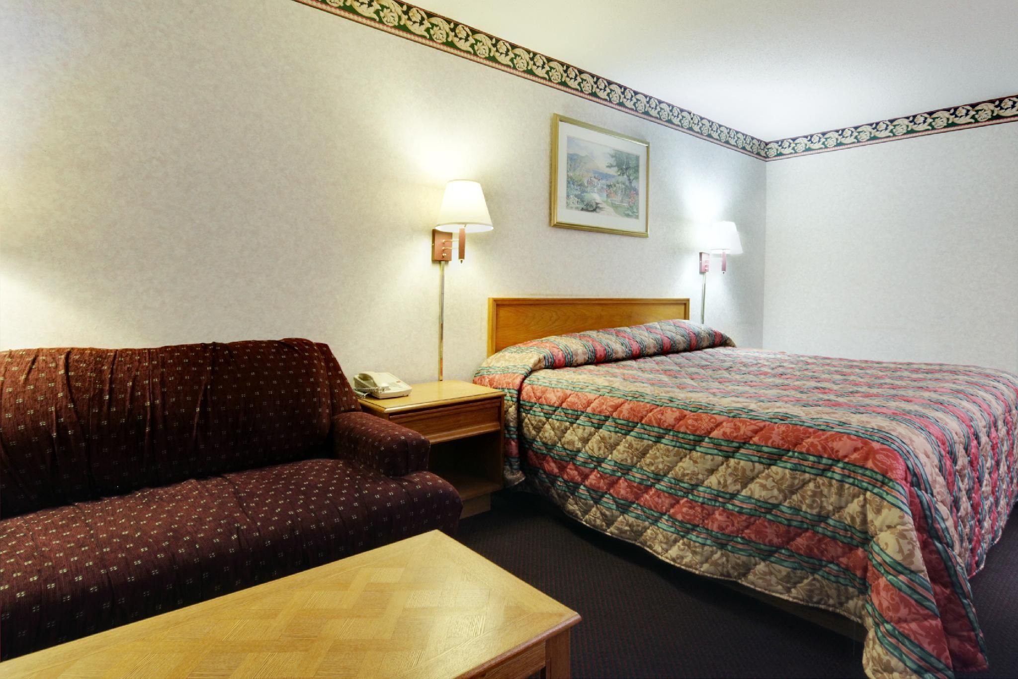 1 King Bed Suite Smoking