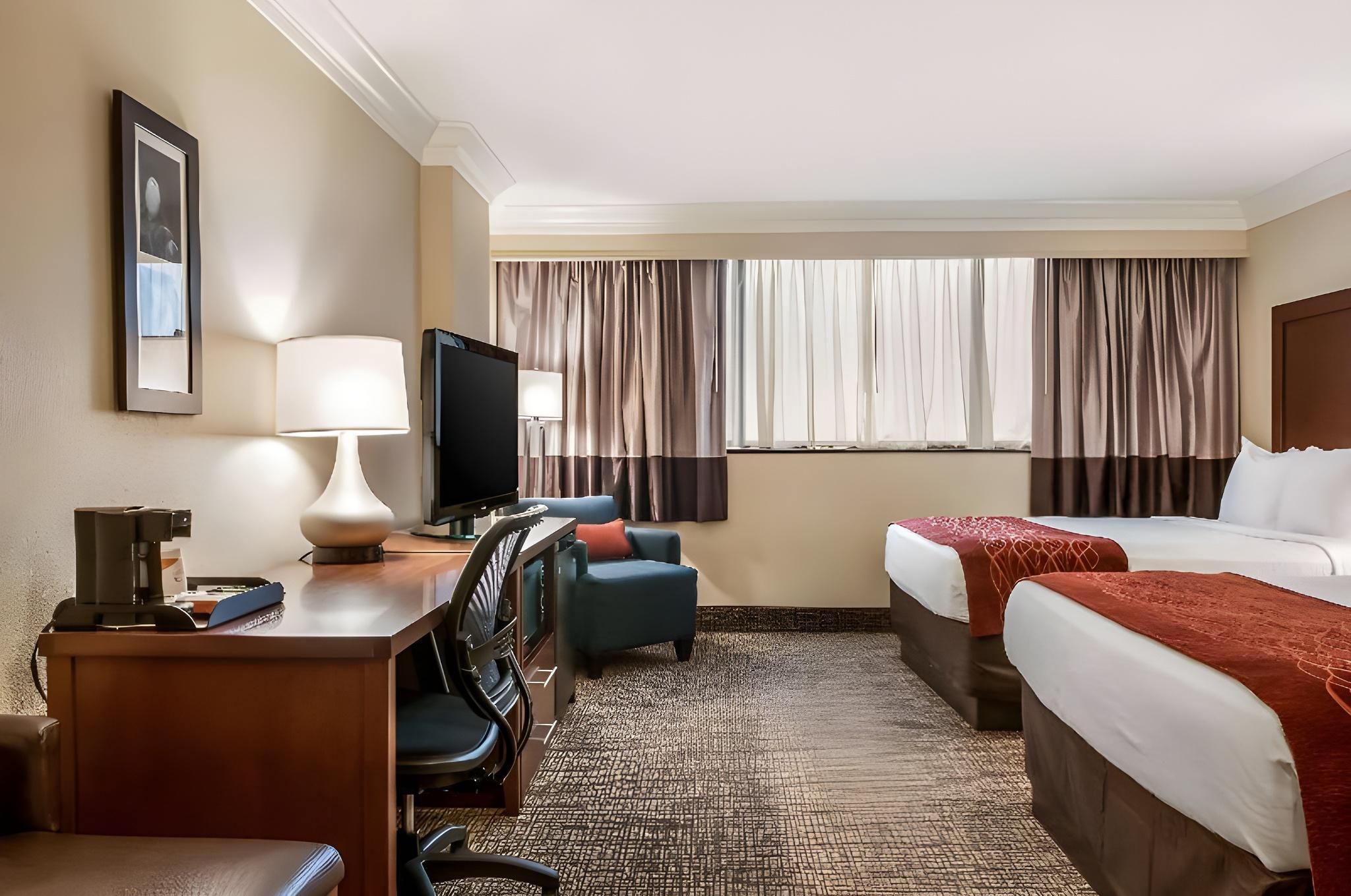 1 King Bed, Nonsmoking, Accessible