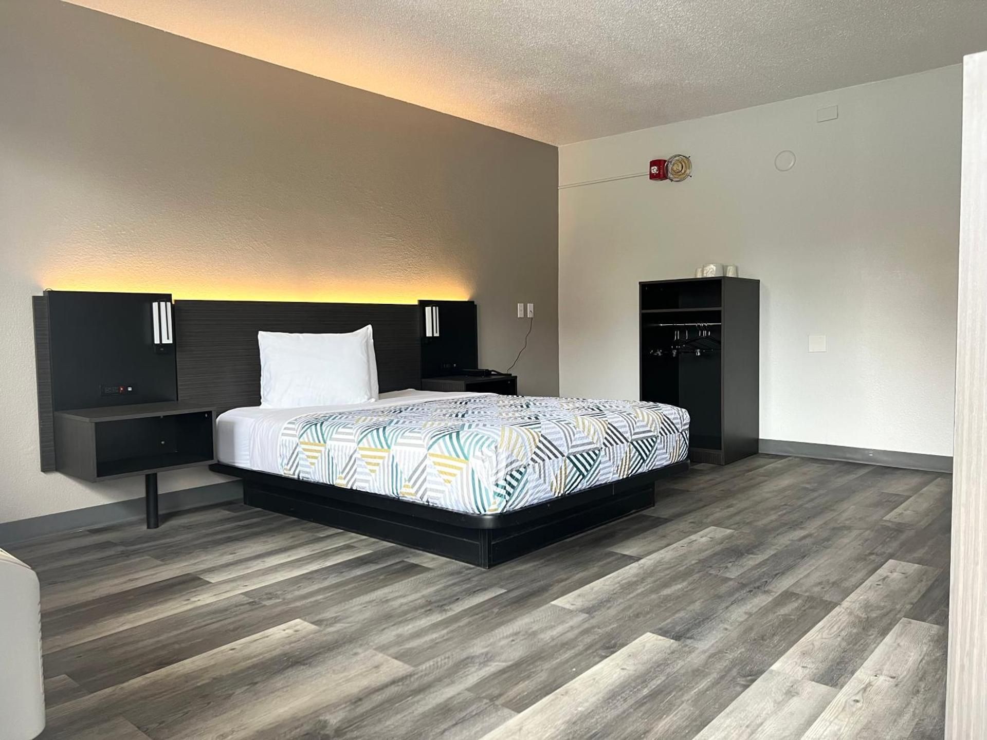 Double Room - Disability Access - Roll In Shower