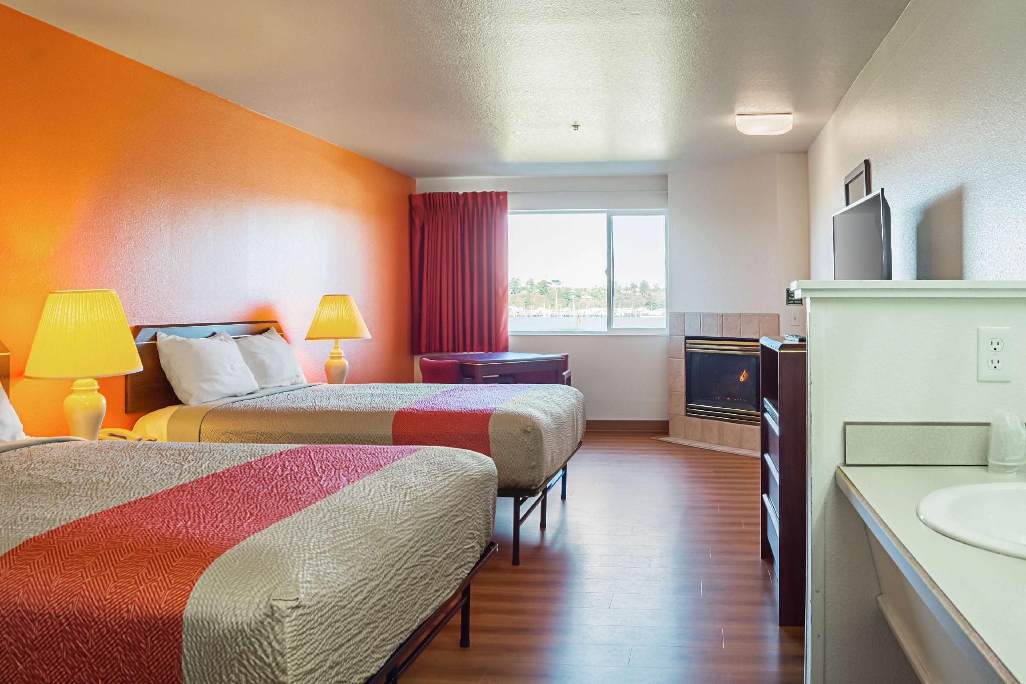 2 QUEEN BEDS | NON-SMOKING, MICFRIDGE