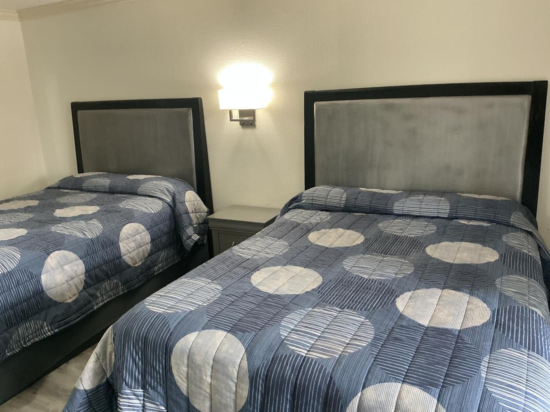 Deluxe Double Room (2 Adults + 1 Child)
