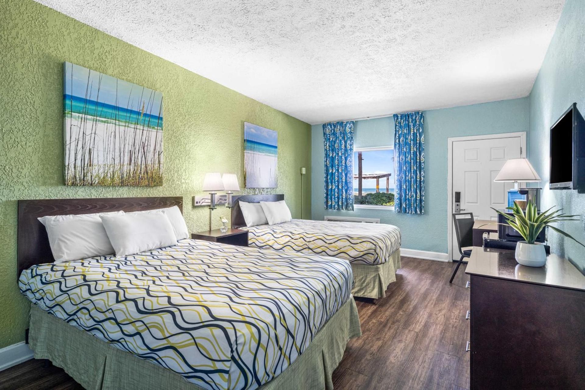 Standard Double Room with Patio - Gulf Side