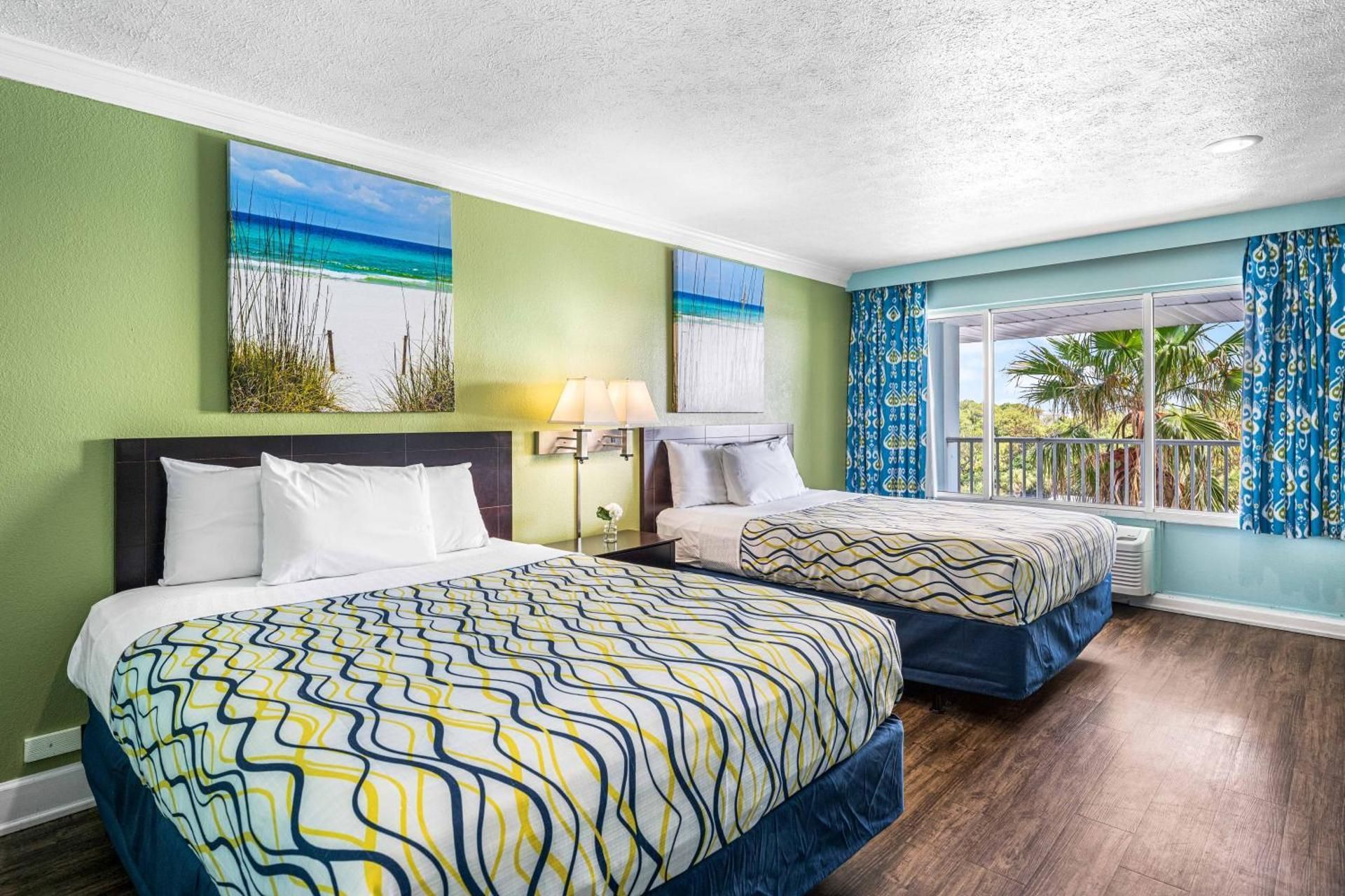 Deluxe Queen Suite