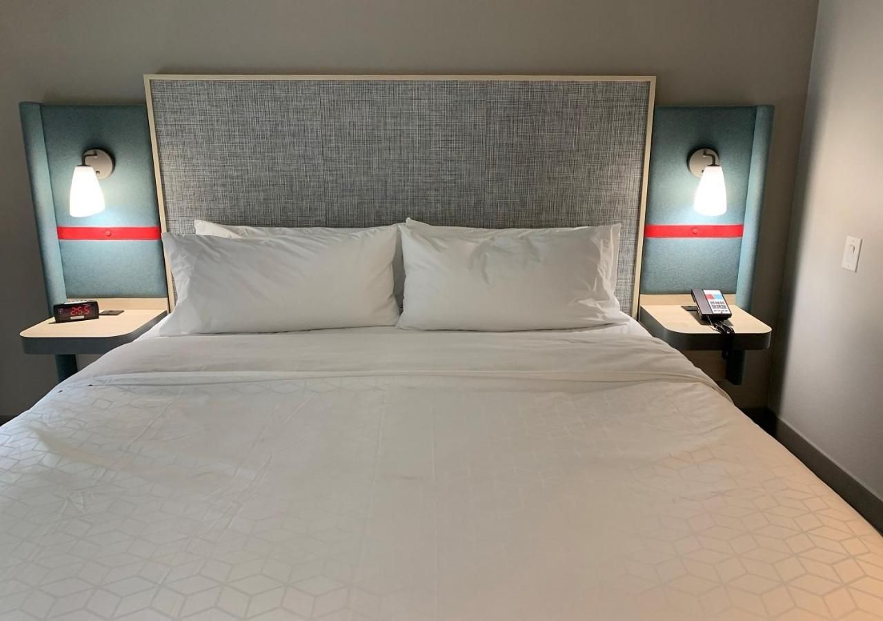 King Room - Hearing Accessible/Non-Smoking