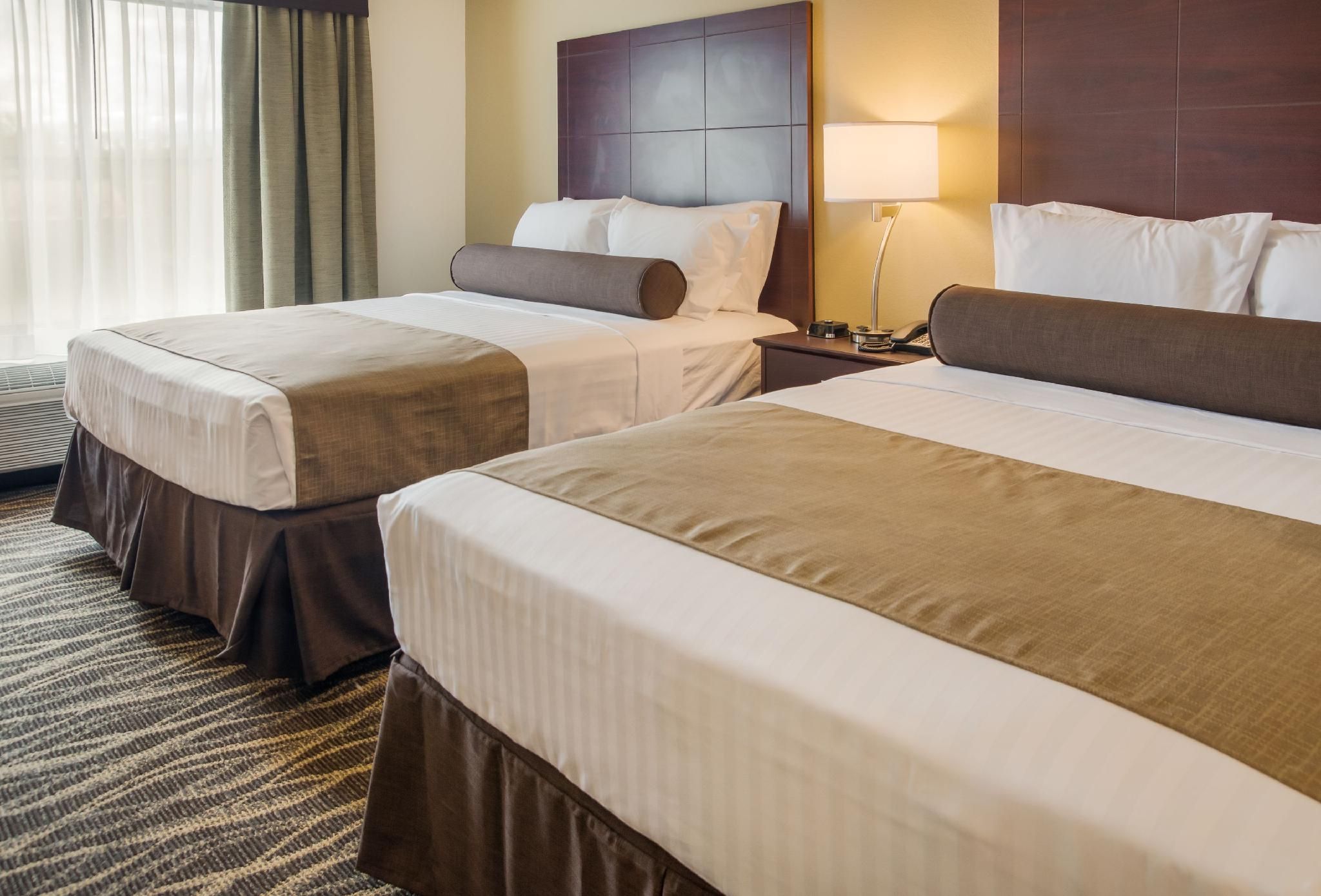 Two Queen Guestroom Non-Smoking