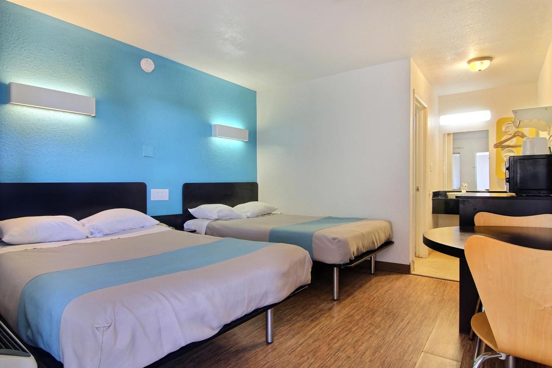 Deluxe Quadruple Room - Non-Smoking
