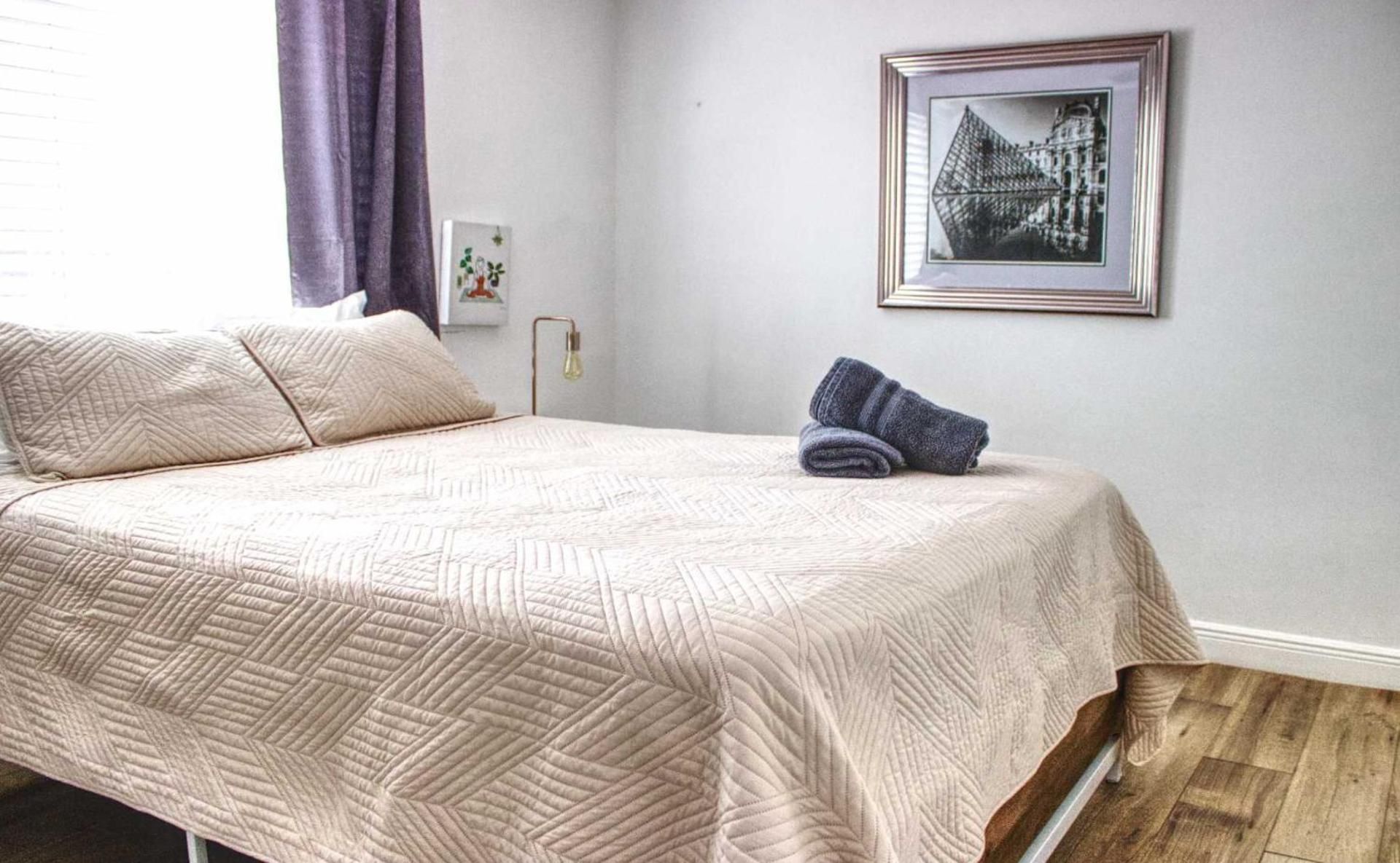 One-Bedroom Apartment - Non-Smoking