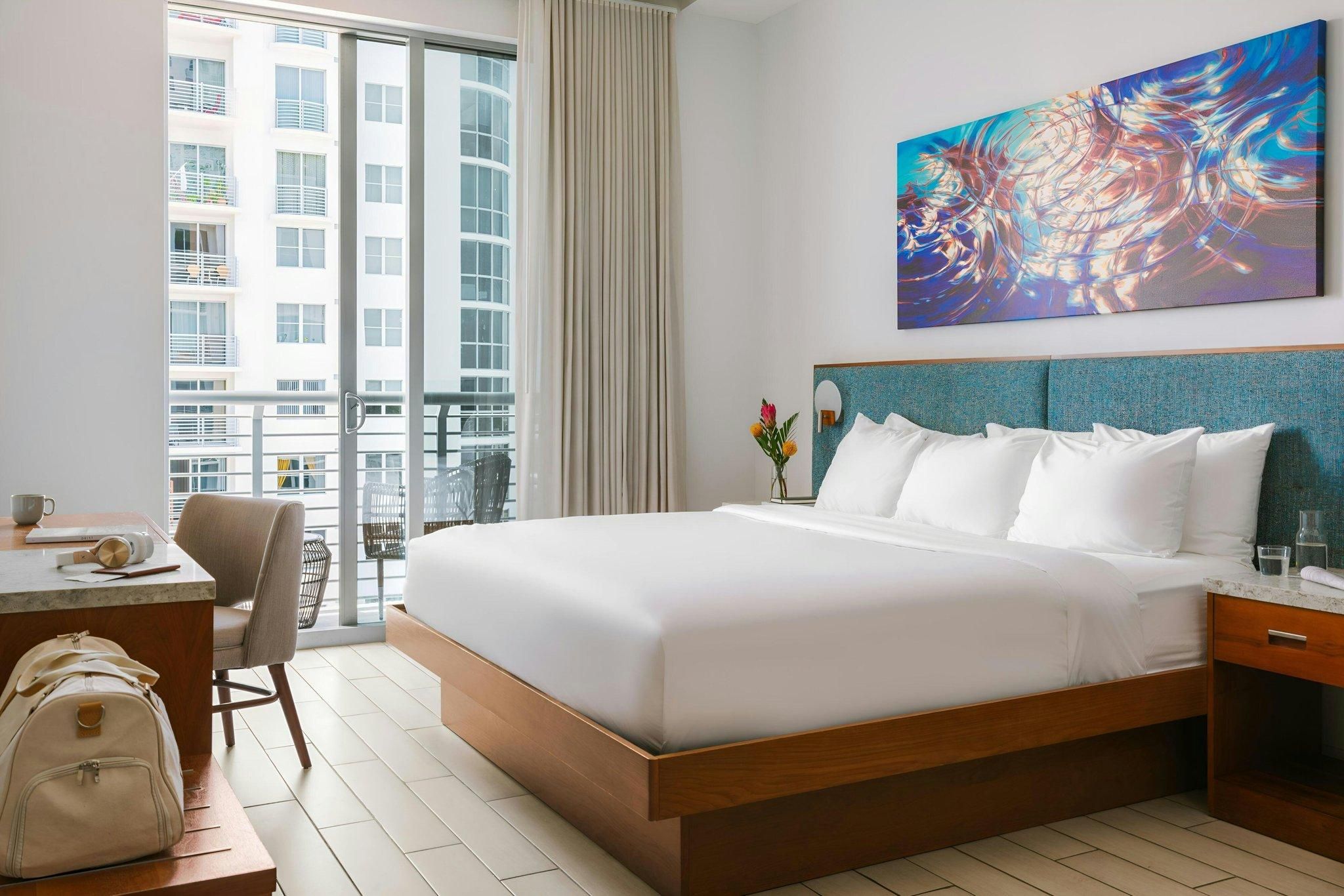 Guest room, 1 King, Balcony