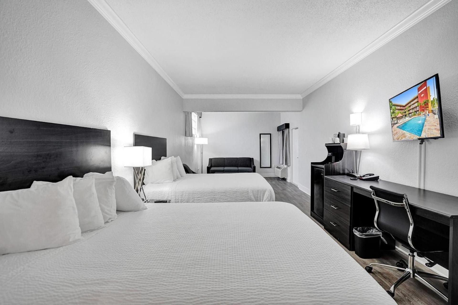 Mini-Suite with Two Queen Beds - Non-Smoking
