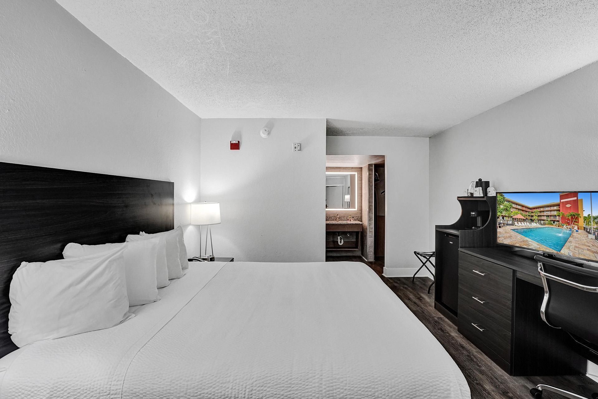 Deluxe Room 1 King