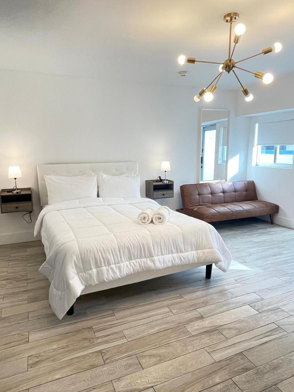 Boutique 18 Standard Suite 2