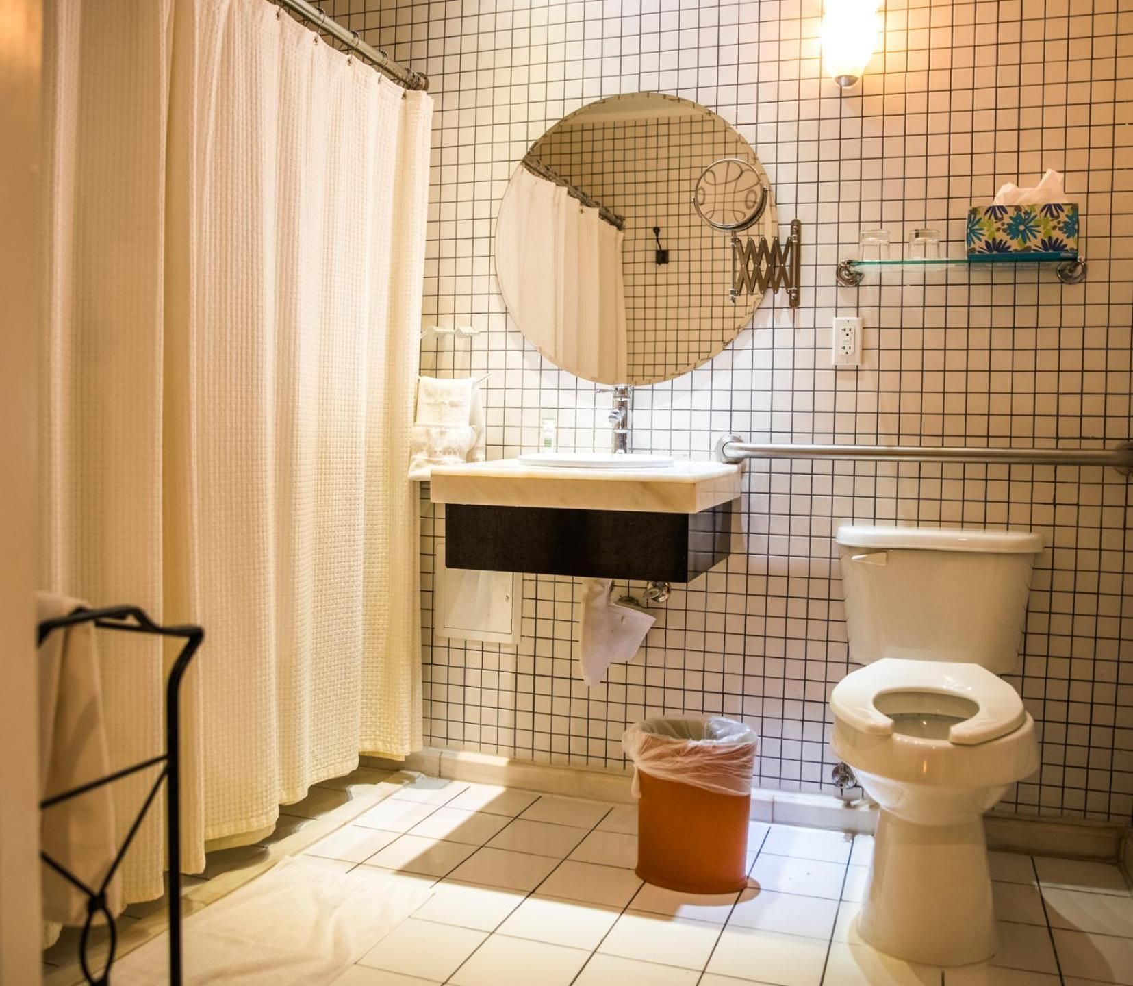 Cadet Hotel Superior King Room