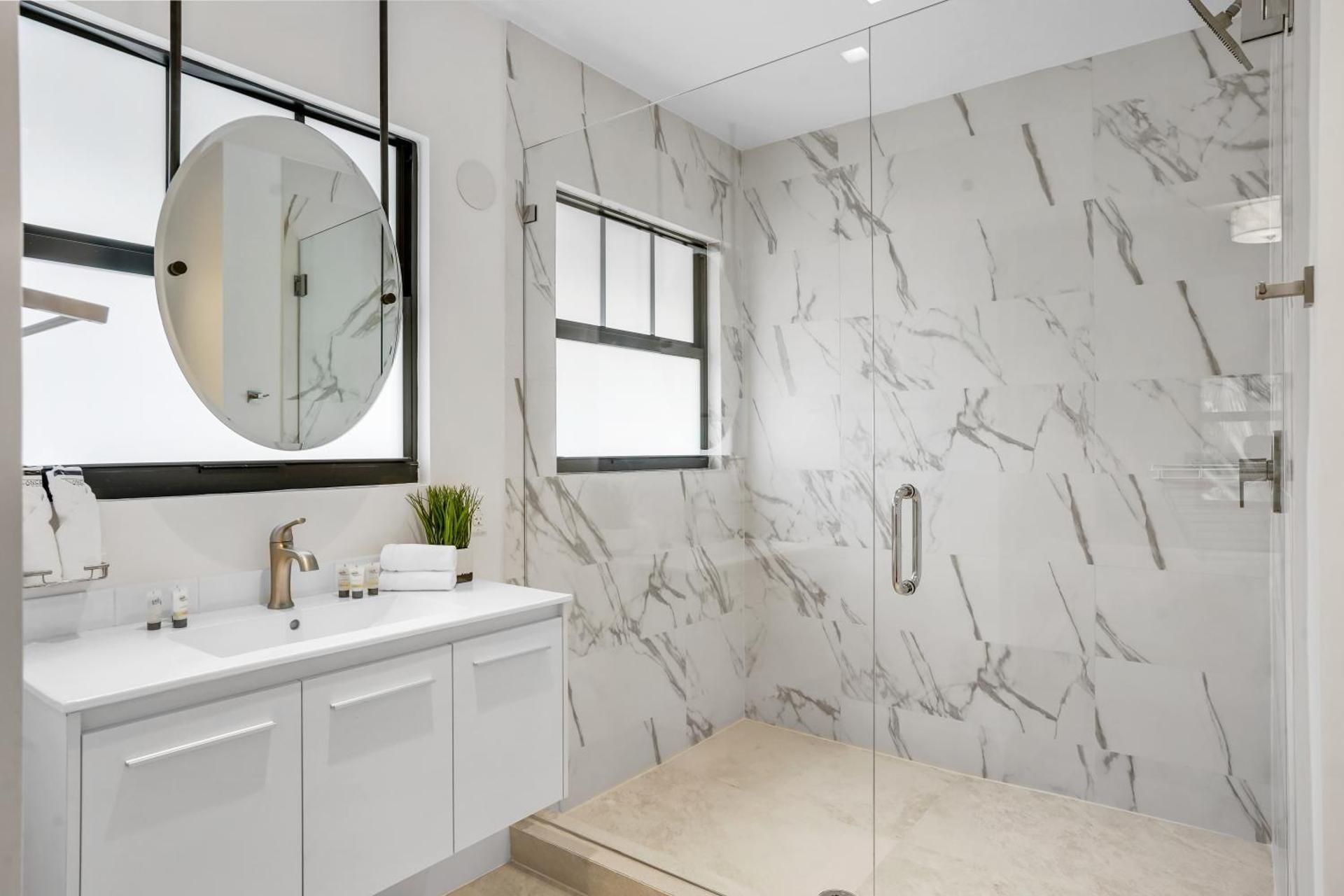 Firefly Hotel Queen Room 3