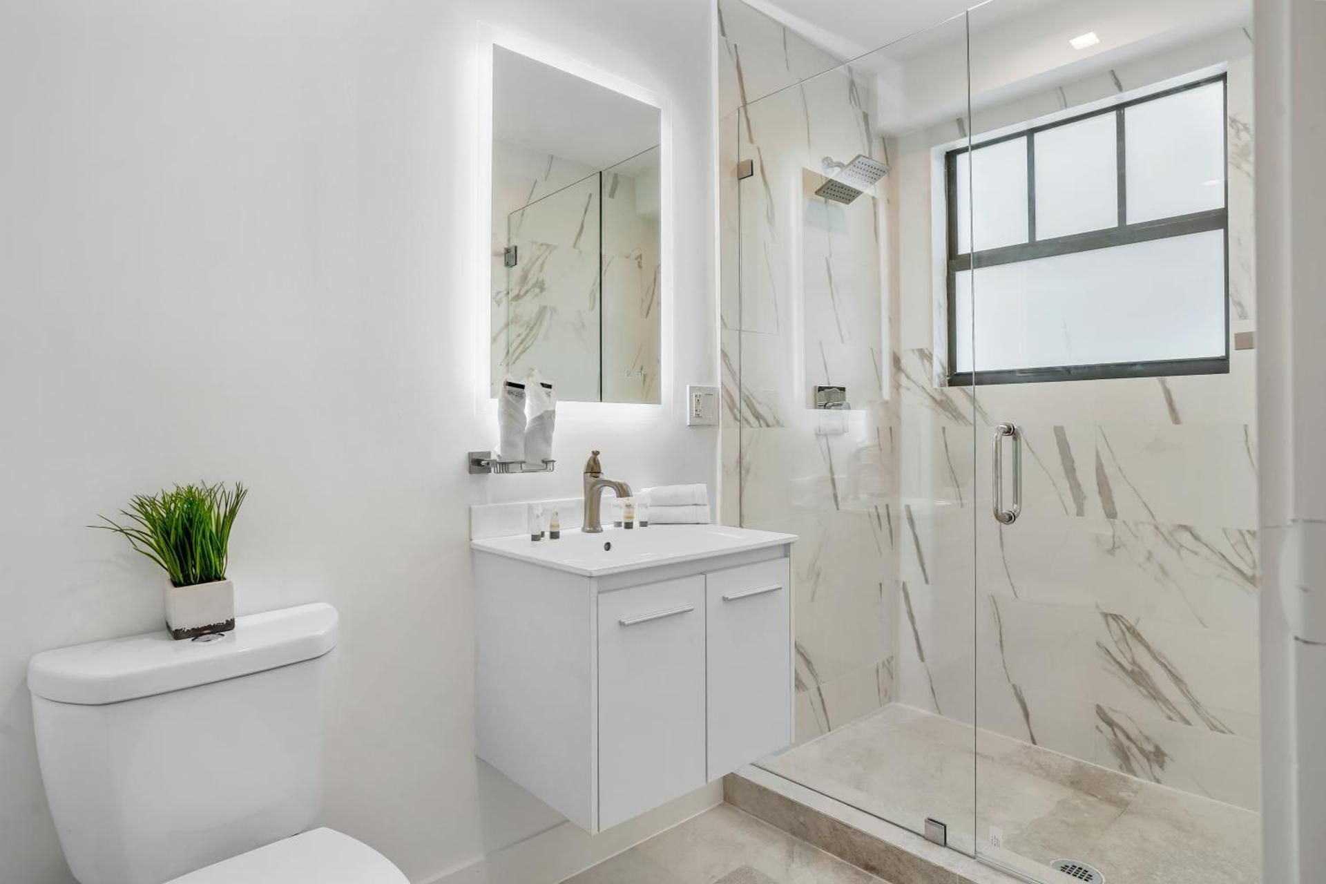 Firefly Hotel Comfort Quadruple Room 3