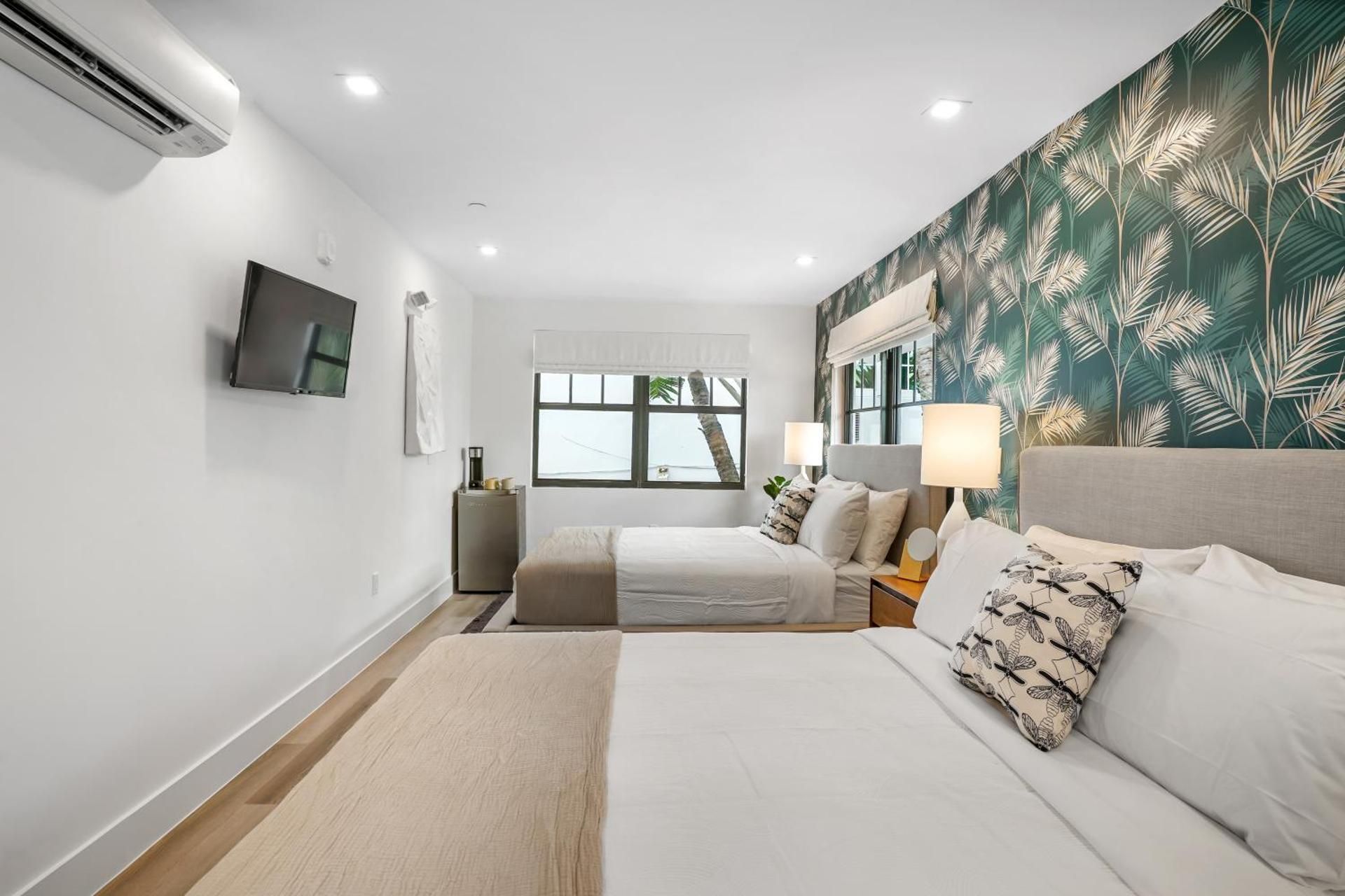 Firefly Hotel Comfort Quadruple Room 2