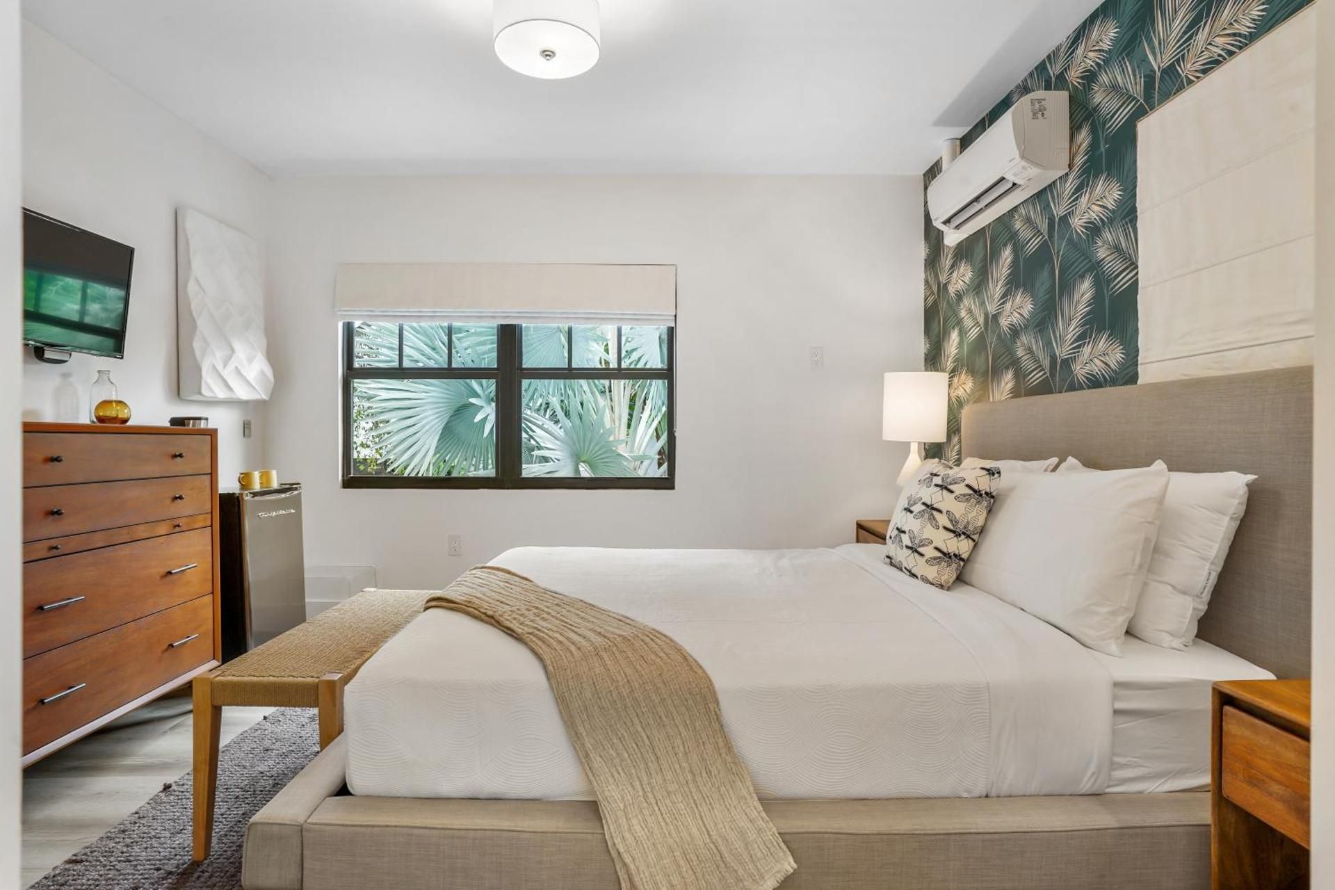 Firefly Hotel Queen Room 2