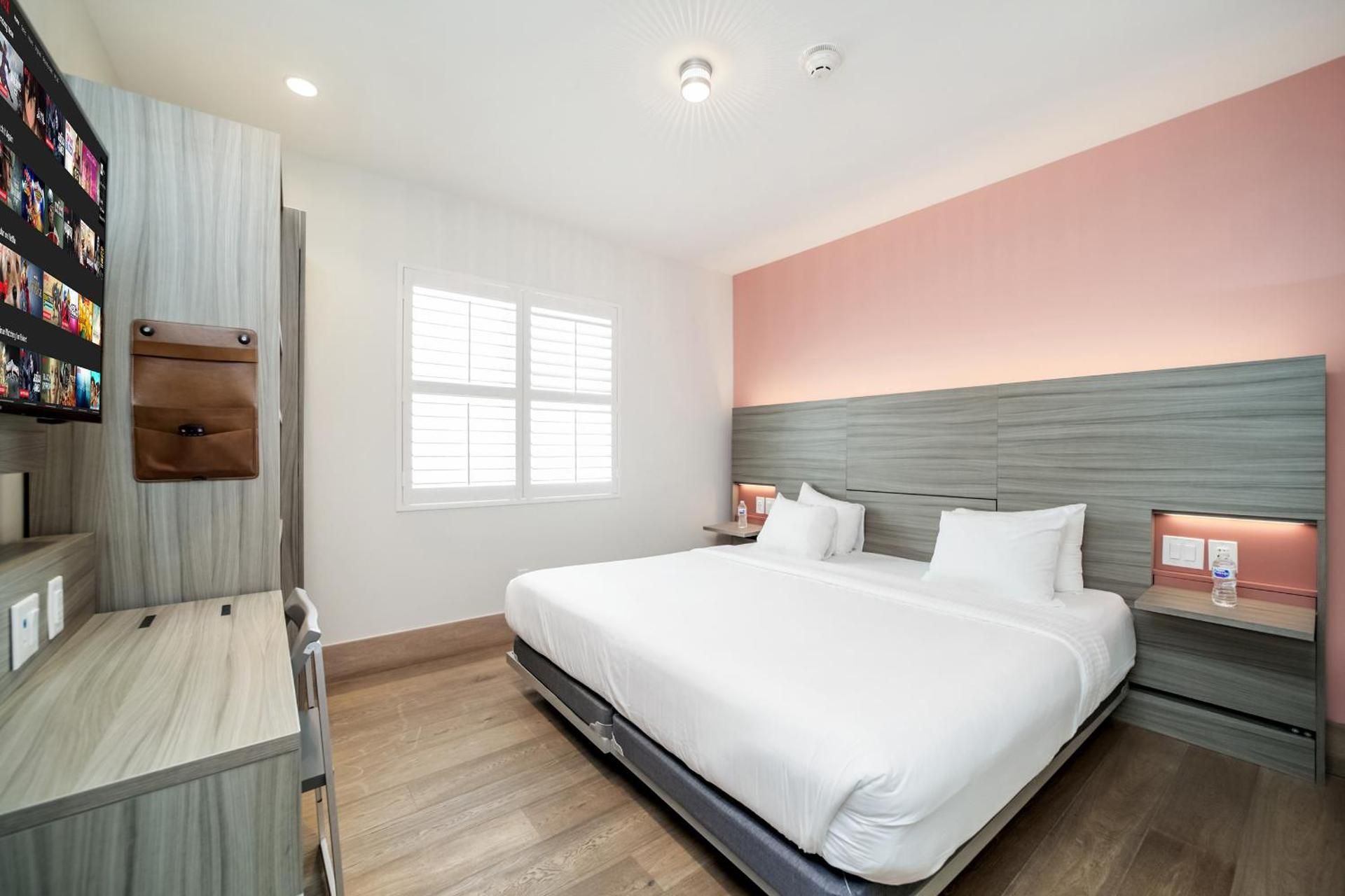 The Julia Hotel King Room