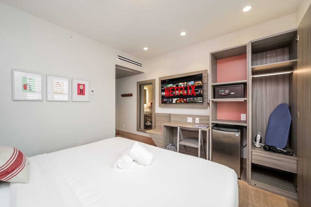 The Julia Hotel Superior Suite, 1 King Bed (Self check-in) 5