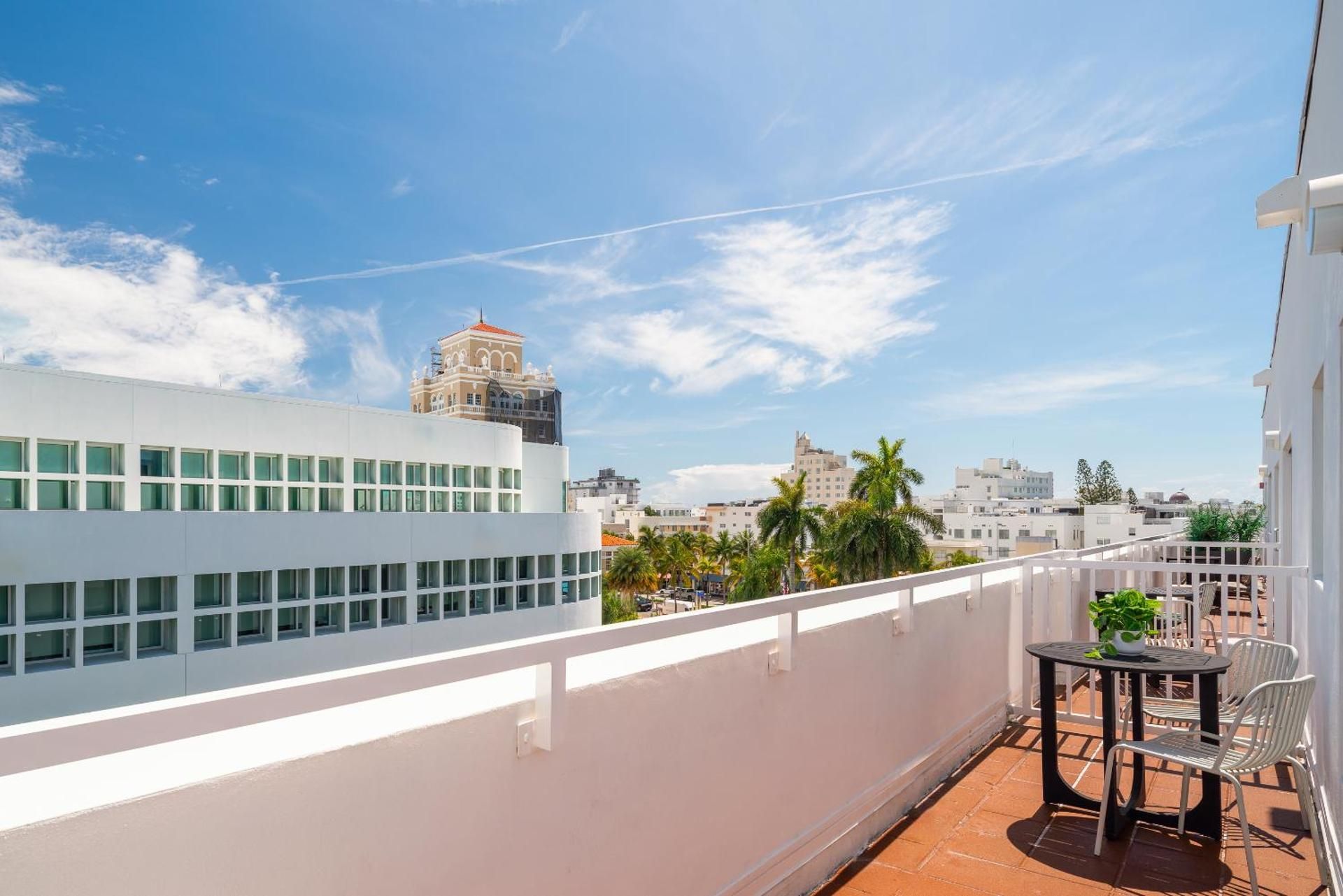Deluxe King Balcony