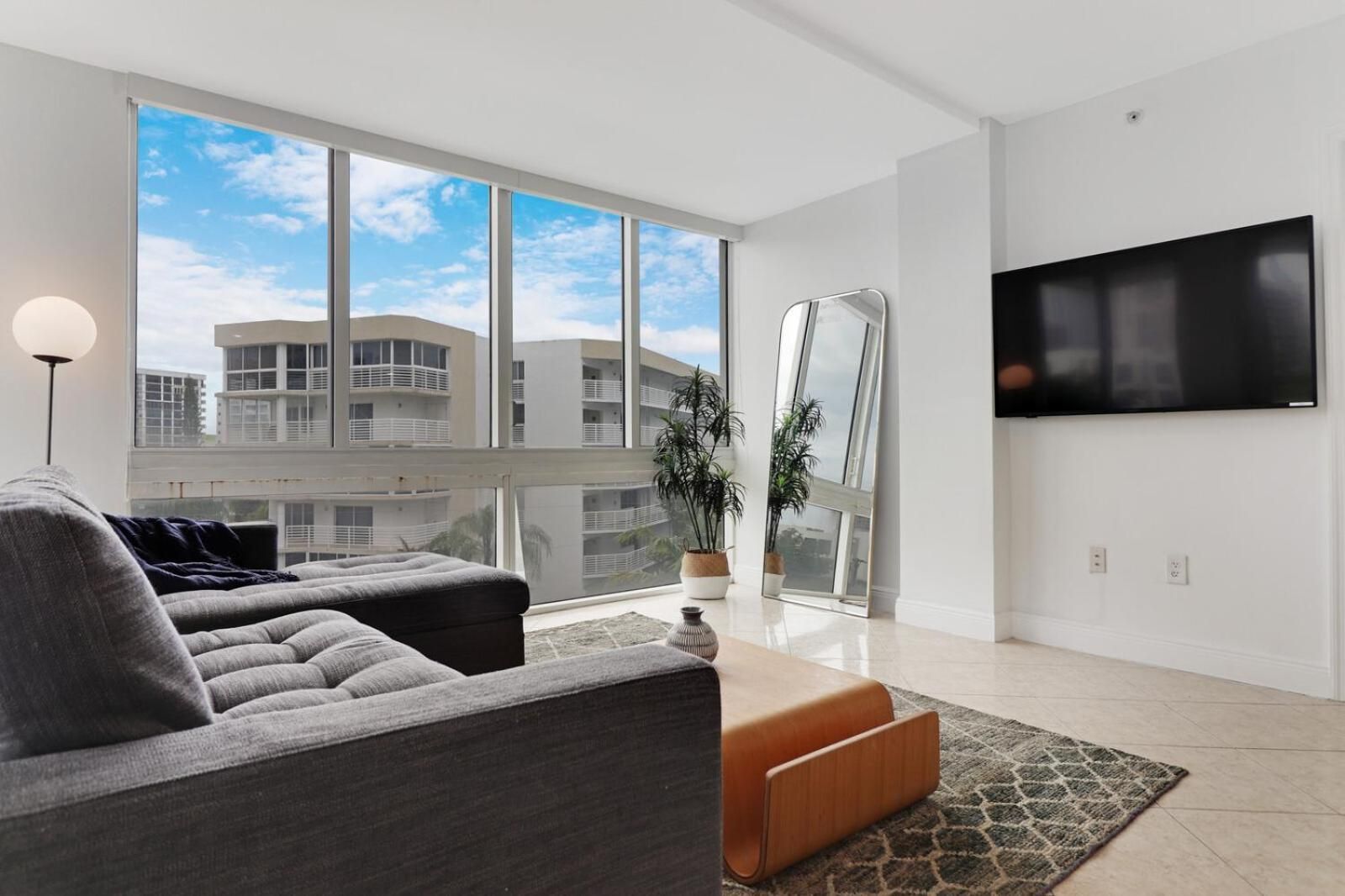 Four-Bedroom Deluxe Apartment