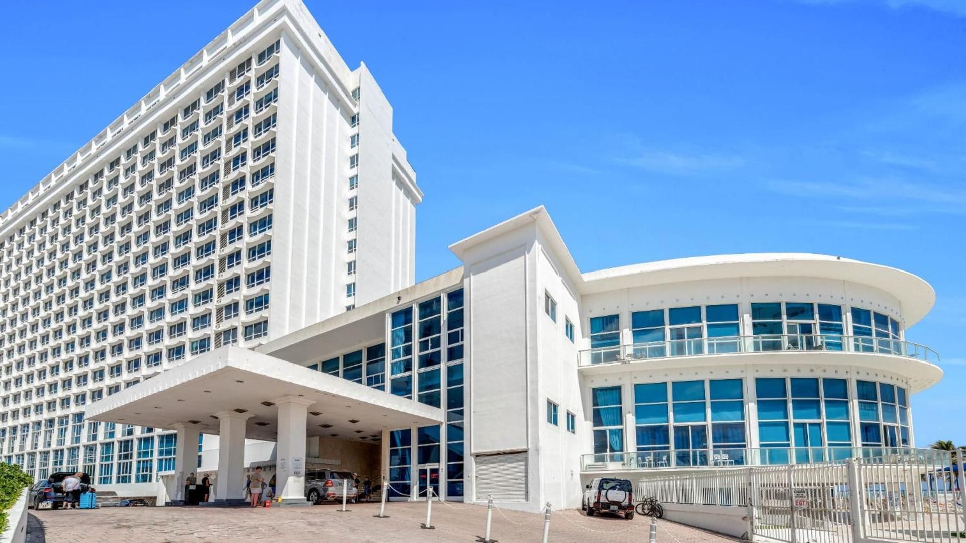 SeaStays Apartments