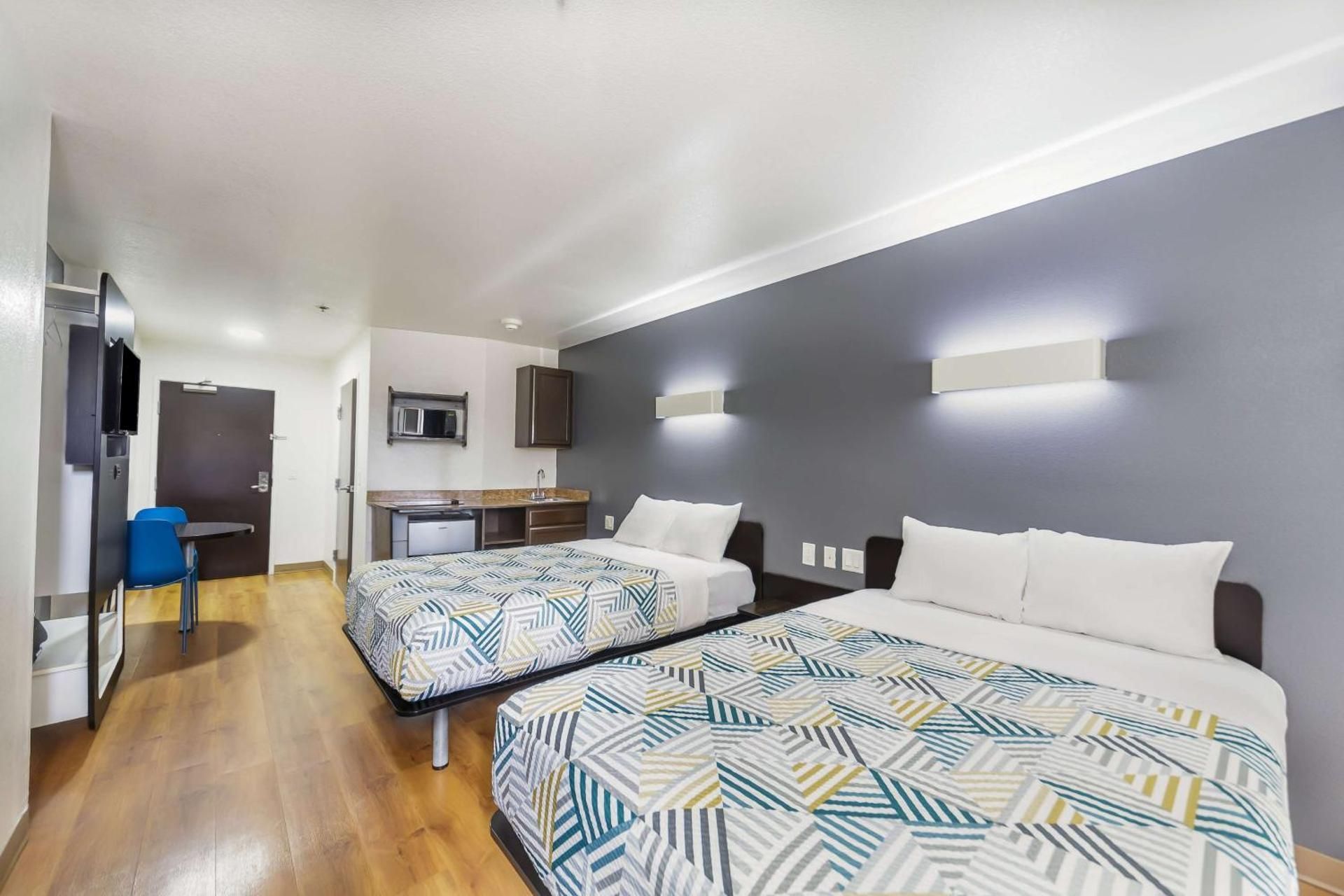 2 Full Beds | Non-Smoking