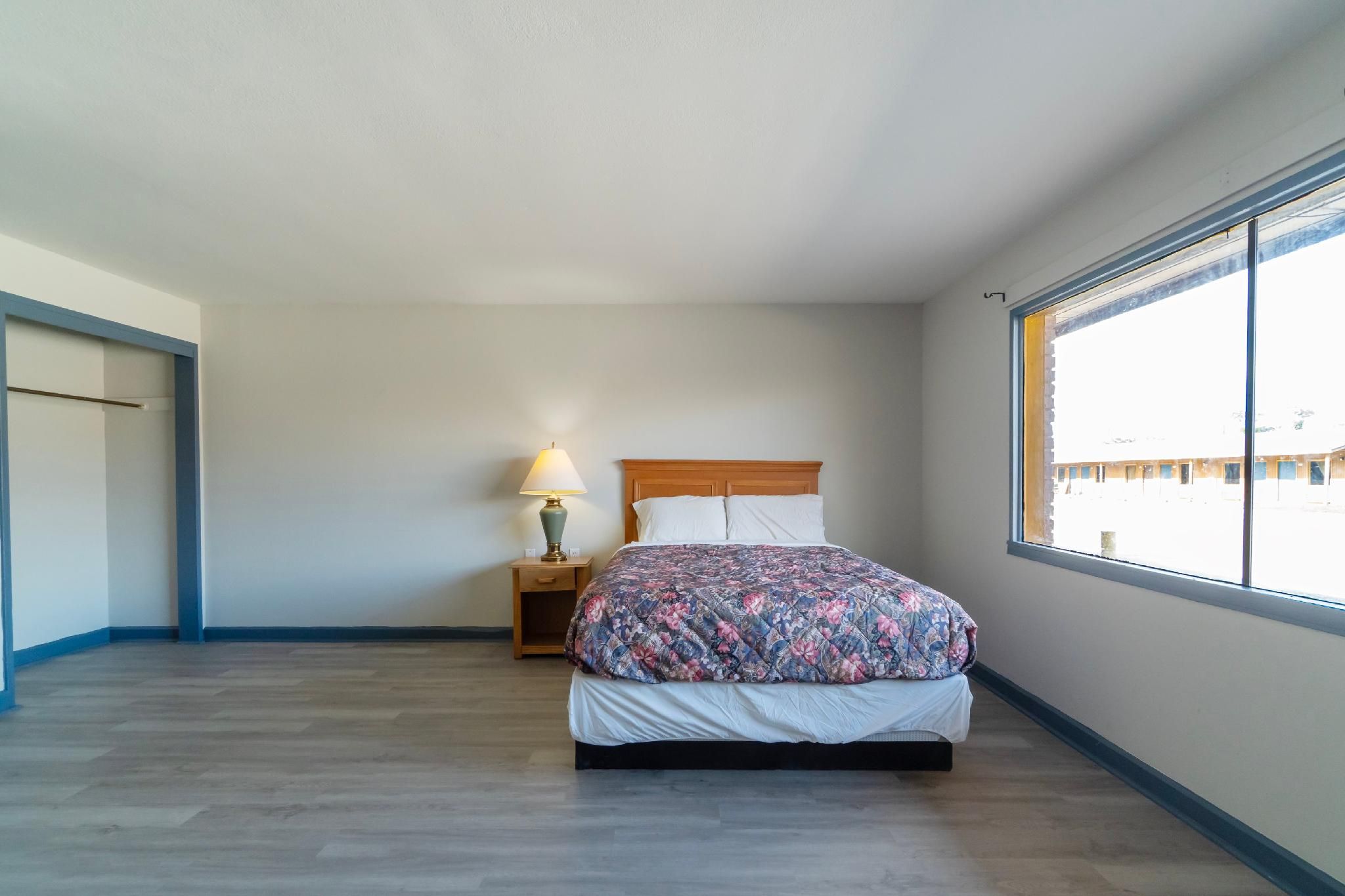 Queen Bed Non-Smoking