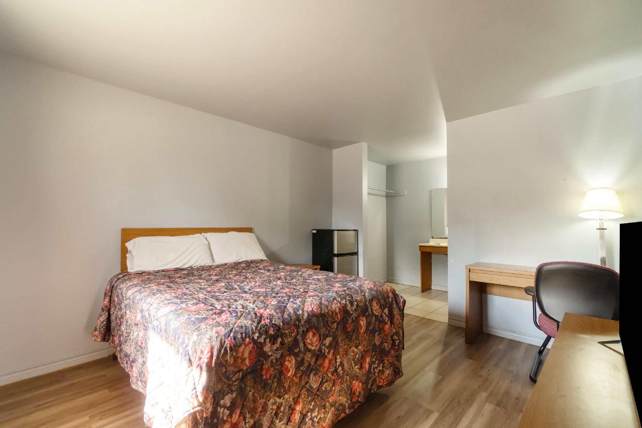 Full Bed Non-Smoking