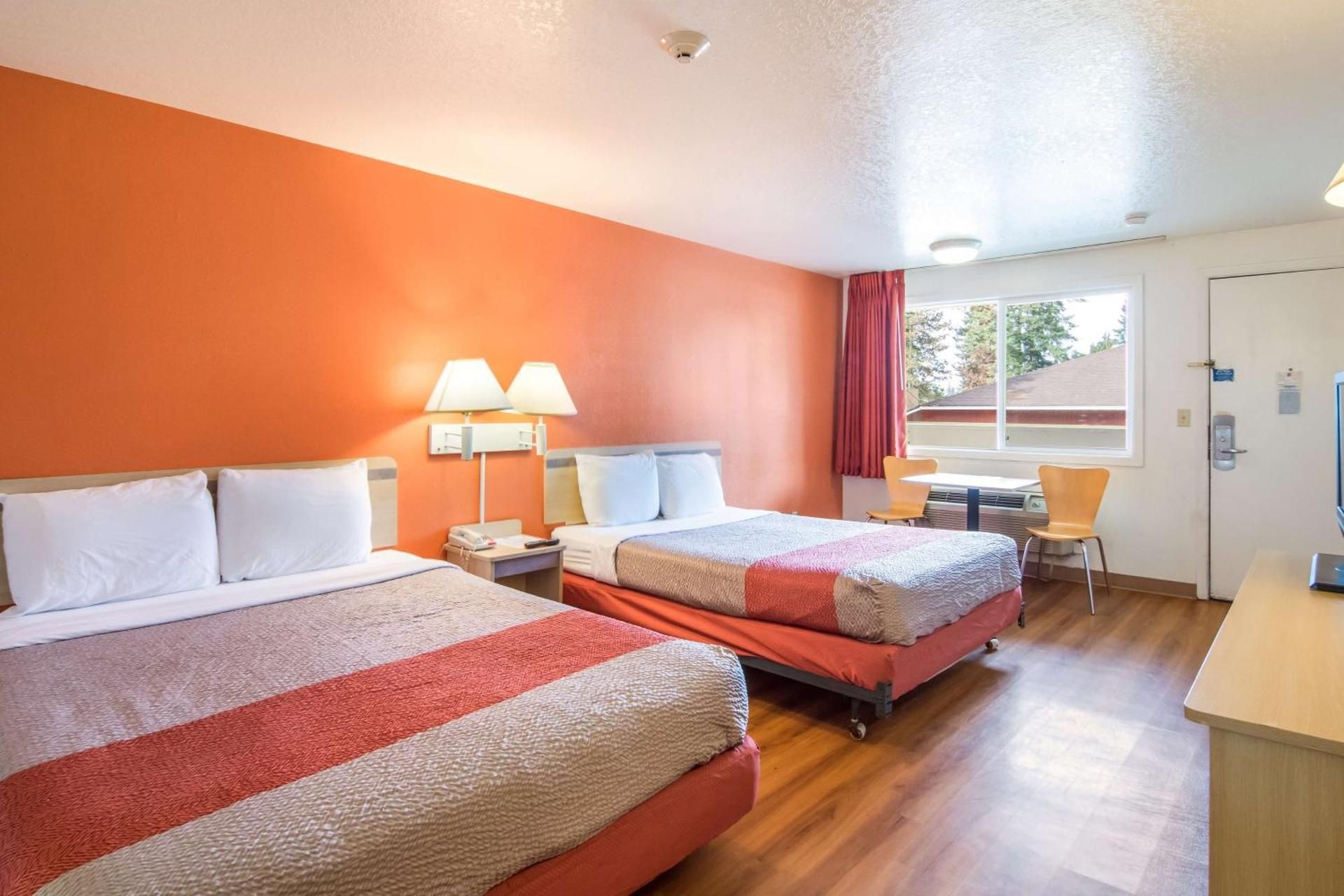 2 Queen Beds | Non-Smoking