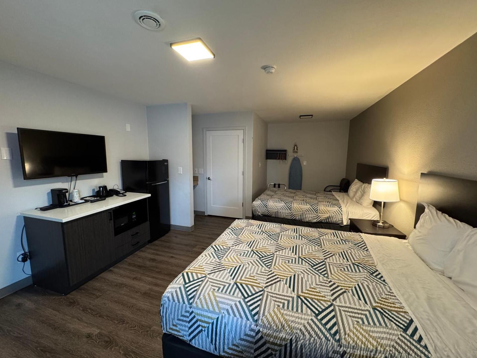 Queen Room with Two Queen Beds - Disability Access - Smoking
