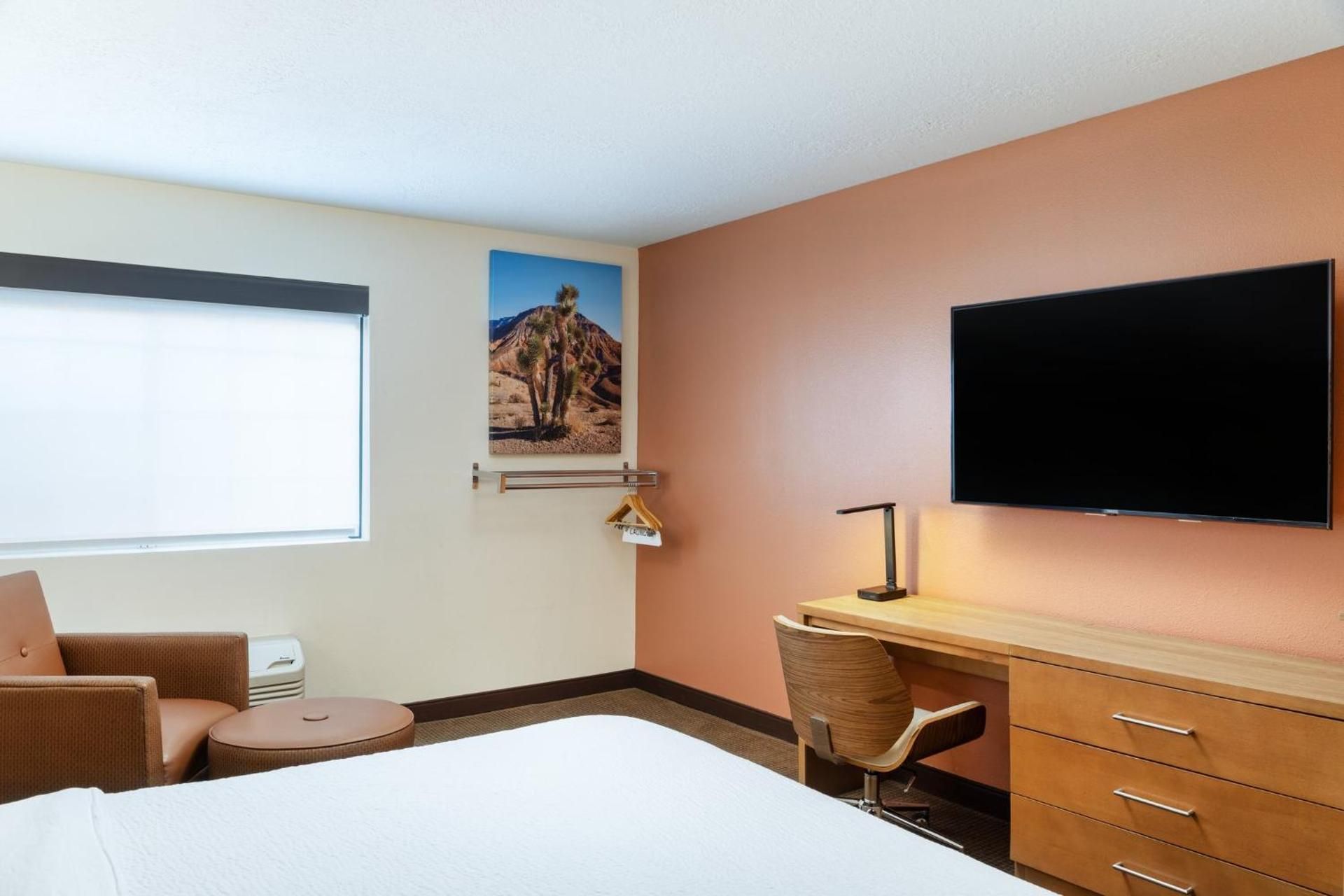 King Room with Roll-In Shower - Disability Access