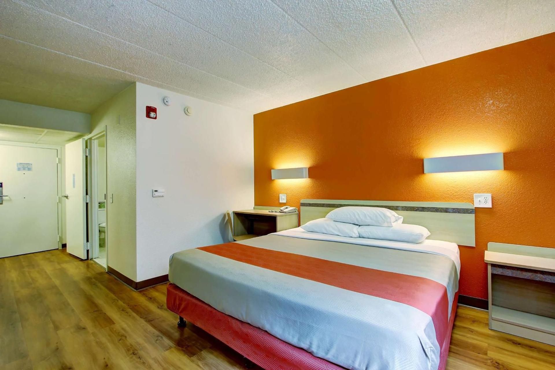 Deluxe King Room - Smoking