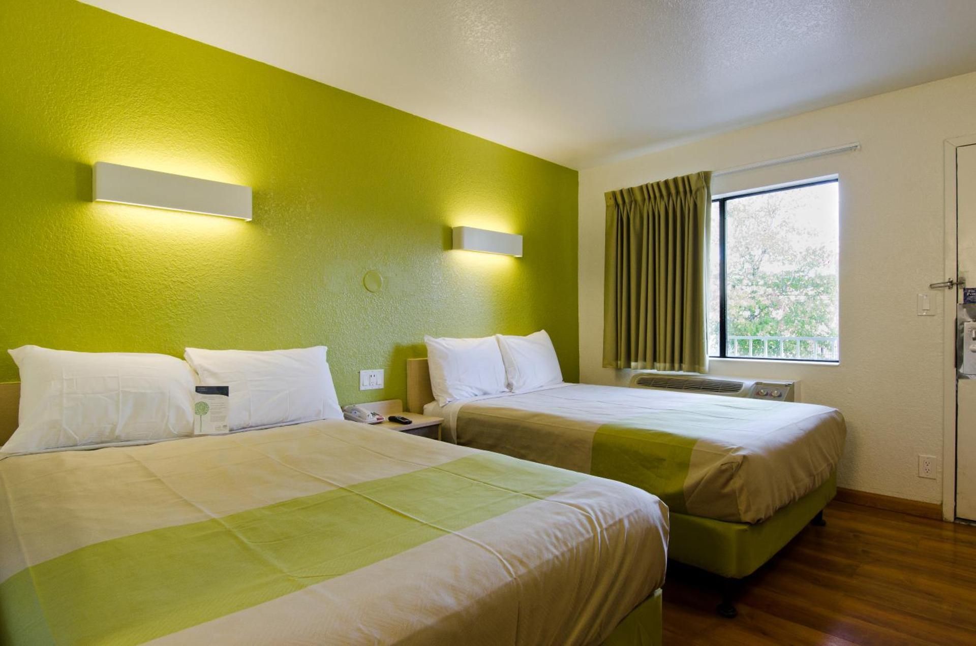 Motel 6 Camp Springs, DC - South Camp Springs Double Room - Disability Access