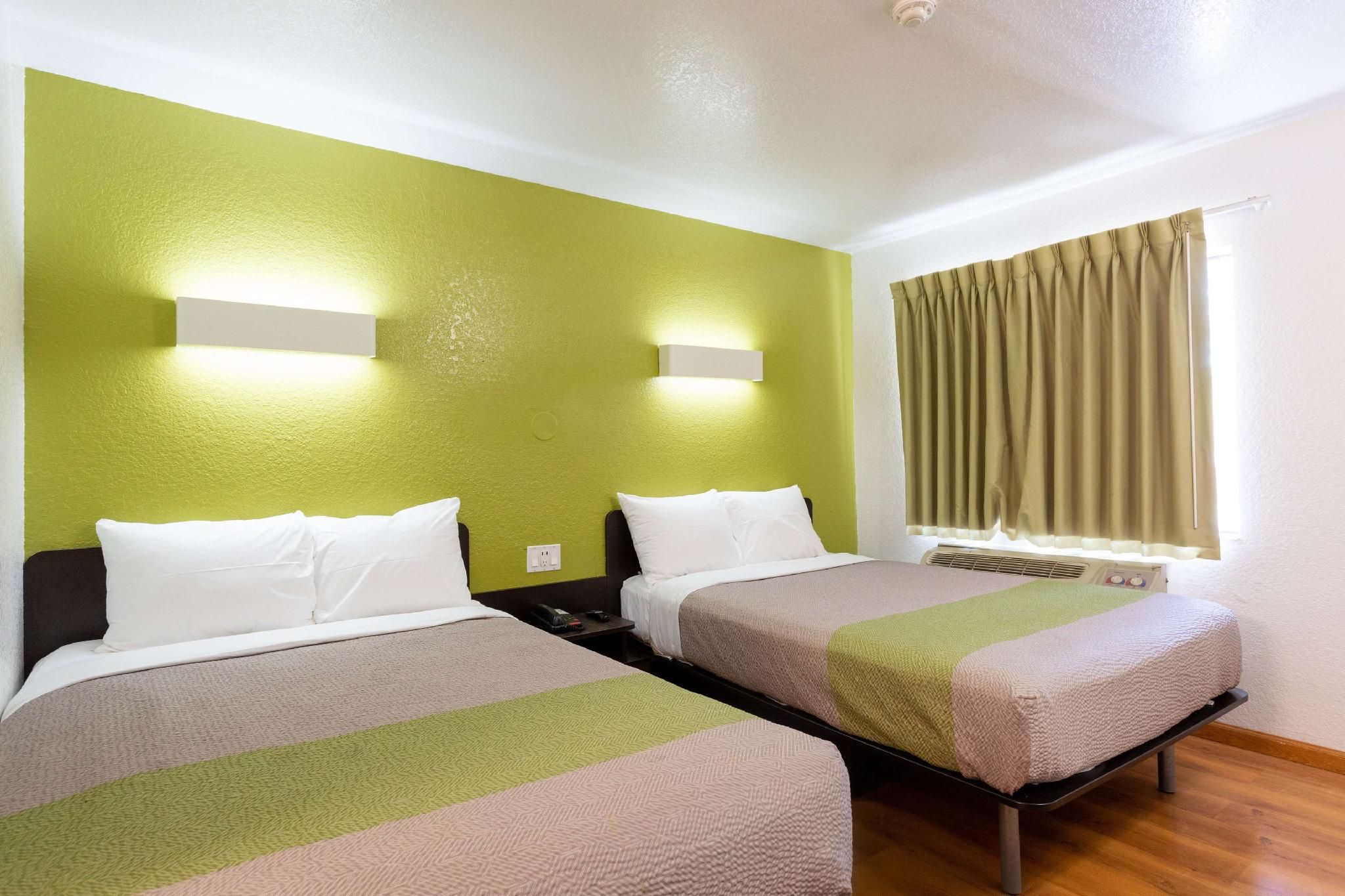 Motel 6 Camp Springs, DC - South Camp Springs 2 Queen Beds - Non-Smoking 2