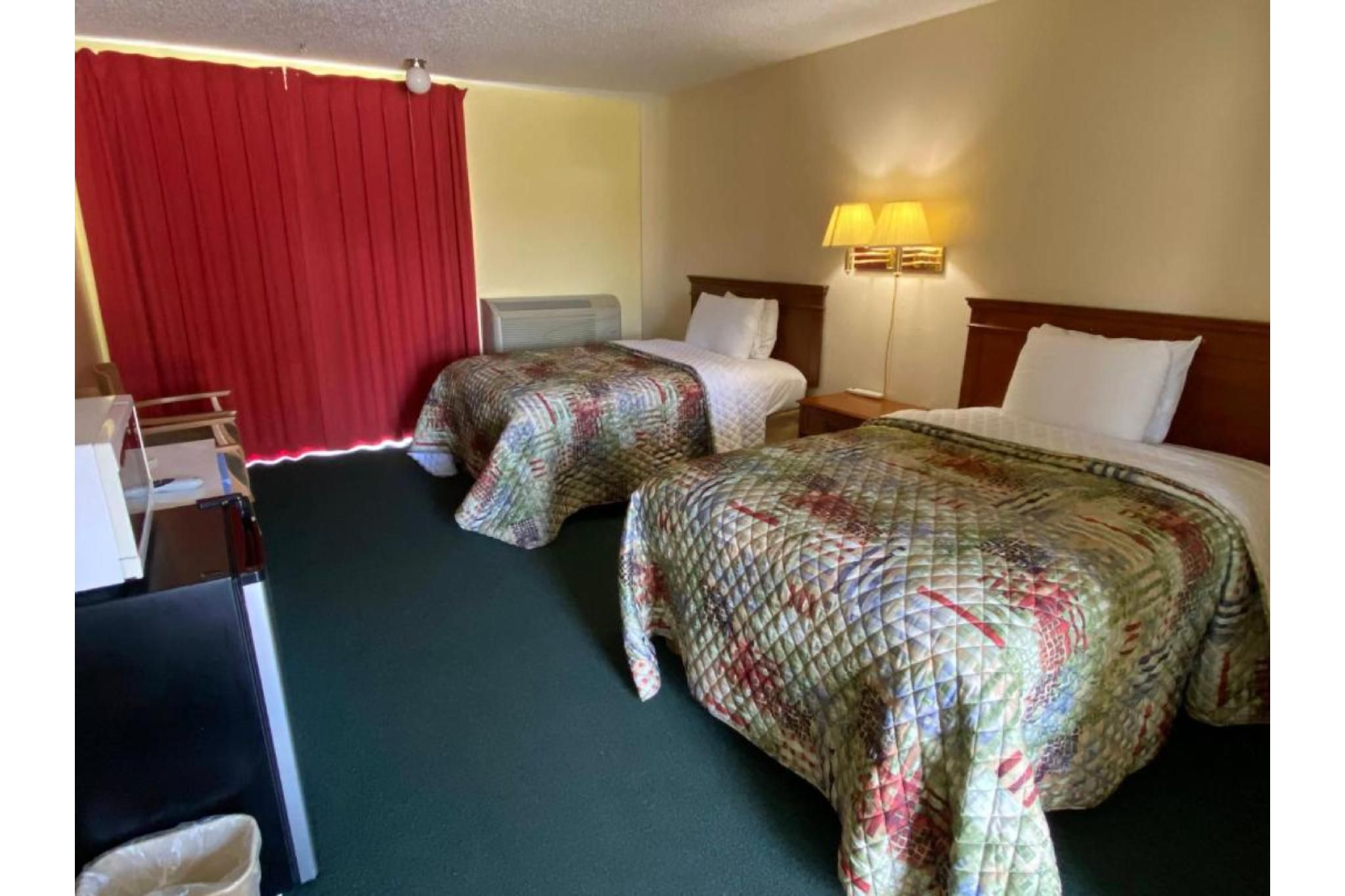 Deluxe Double Queen Beds Smoking