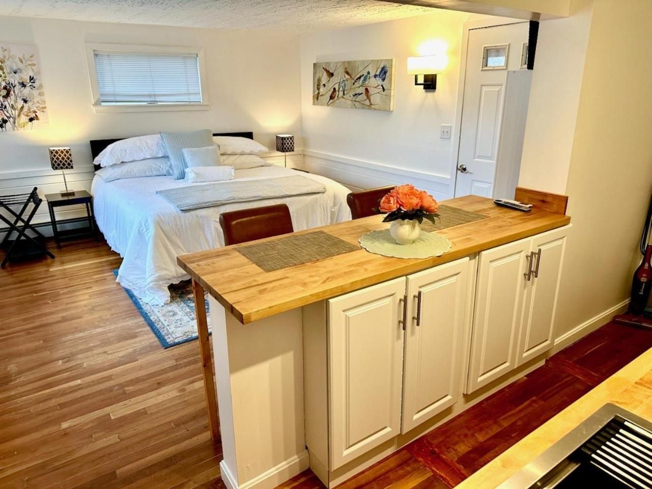 Deluxe King Suite