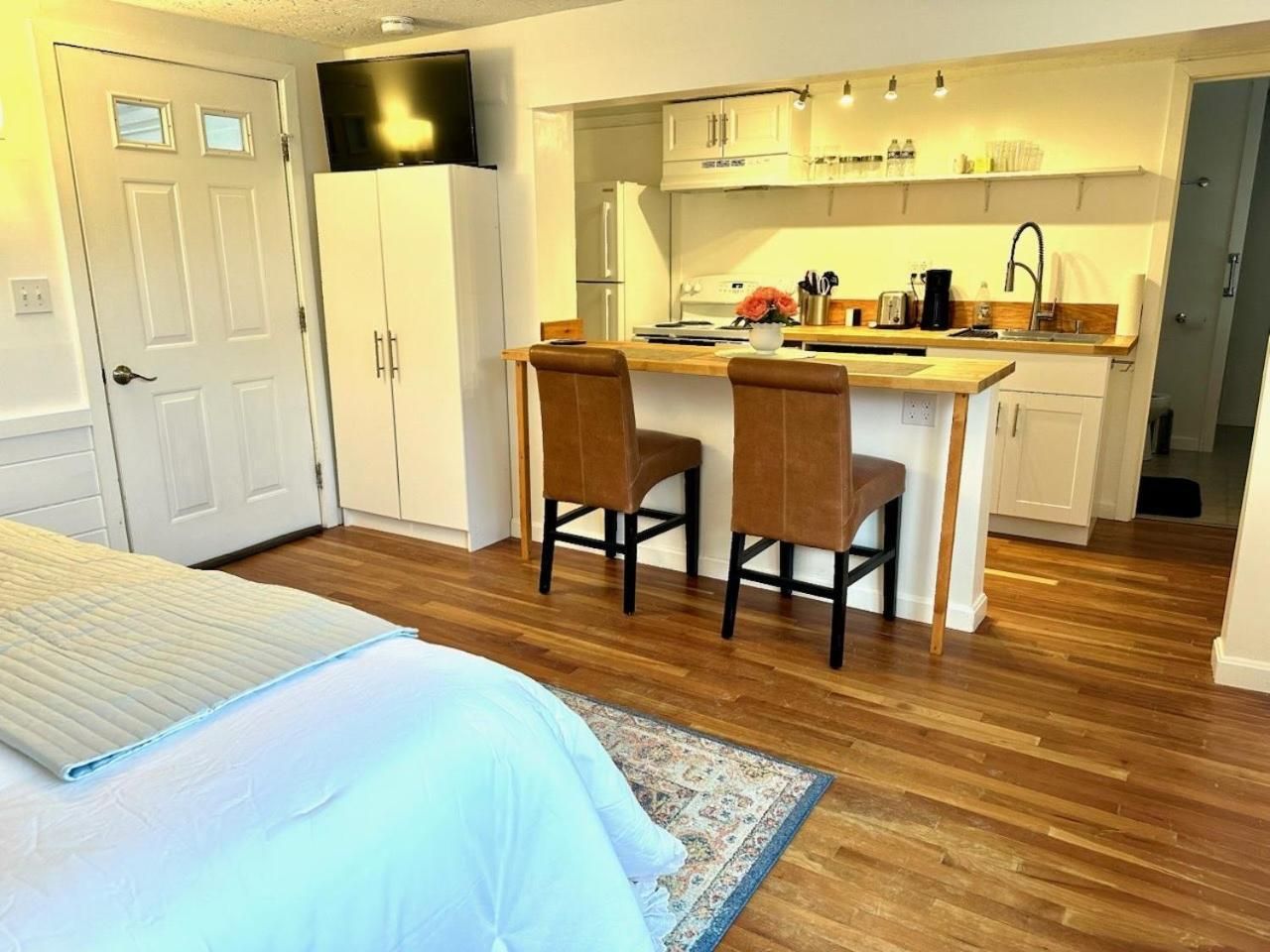 Deluxe King Suite