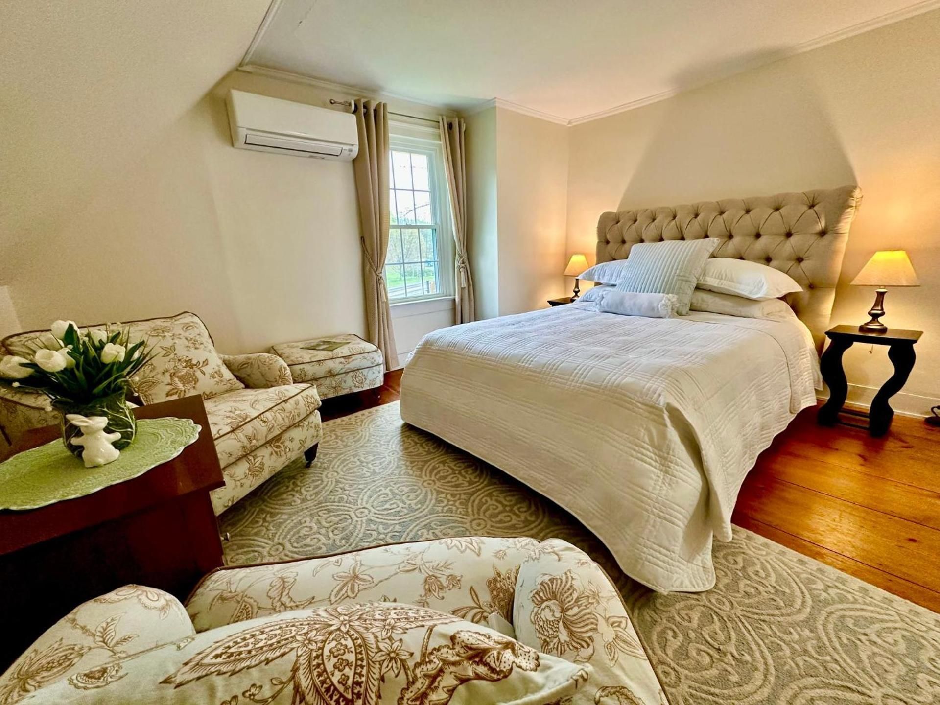 Queen Room