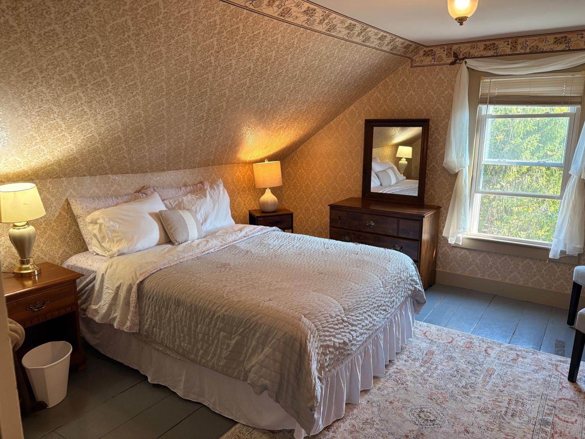 Queen Room