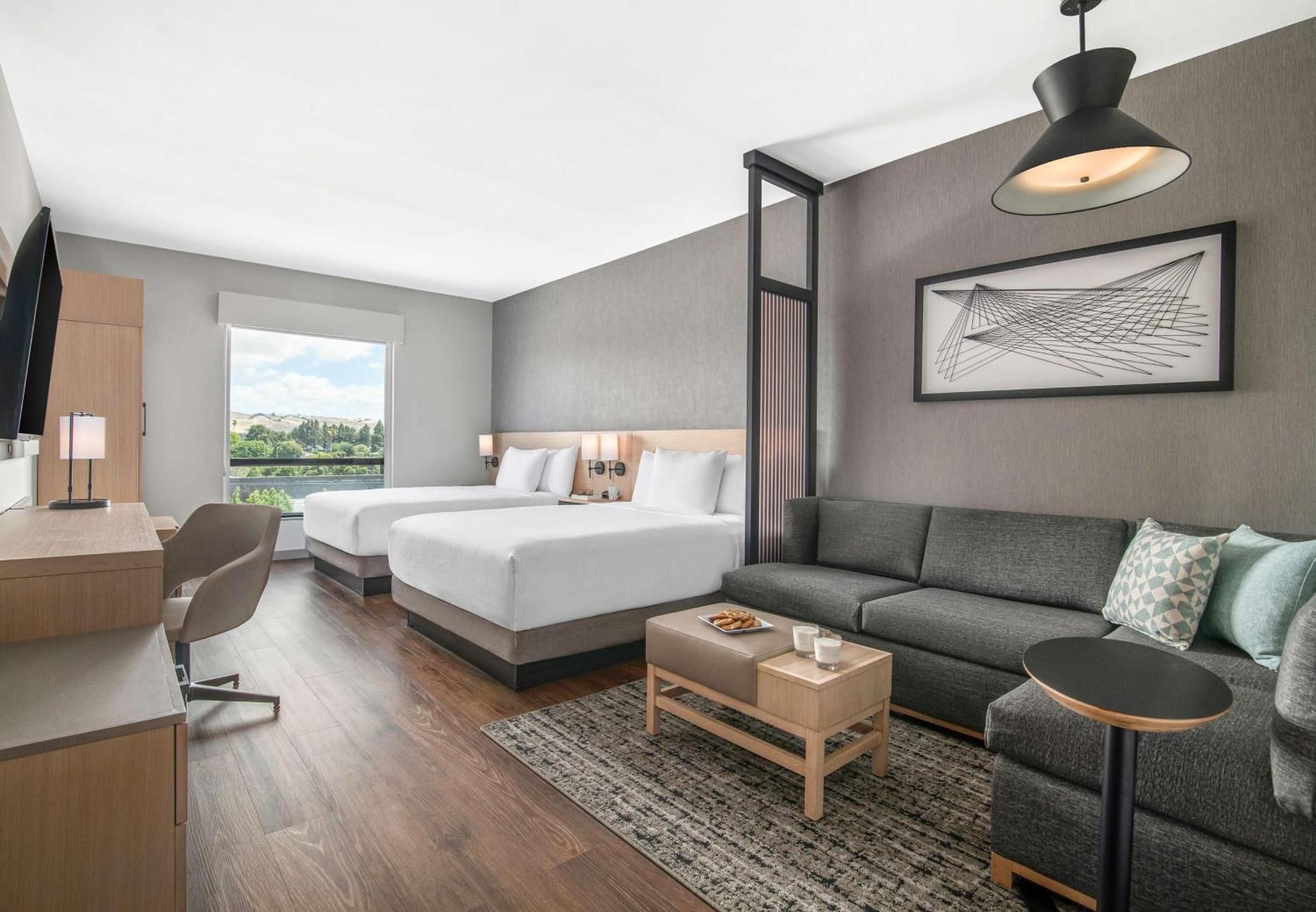 Queen Room with Two Queen Beds and Sofa Bed - High Floor