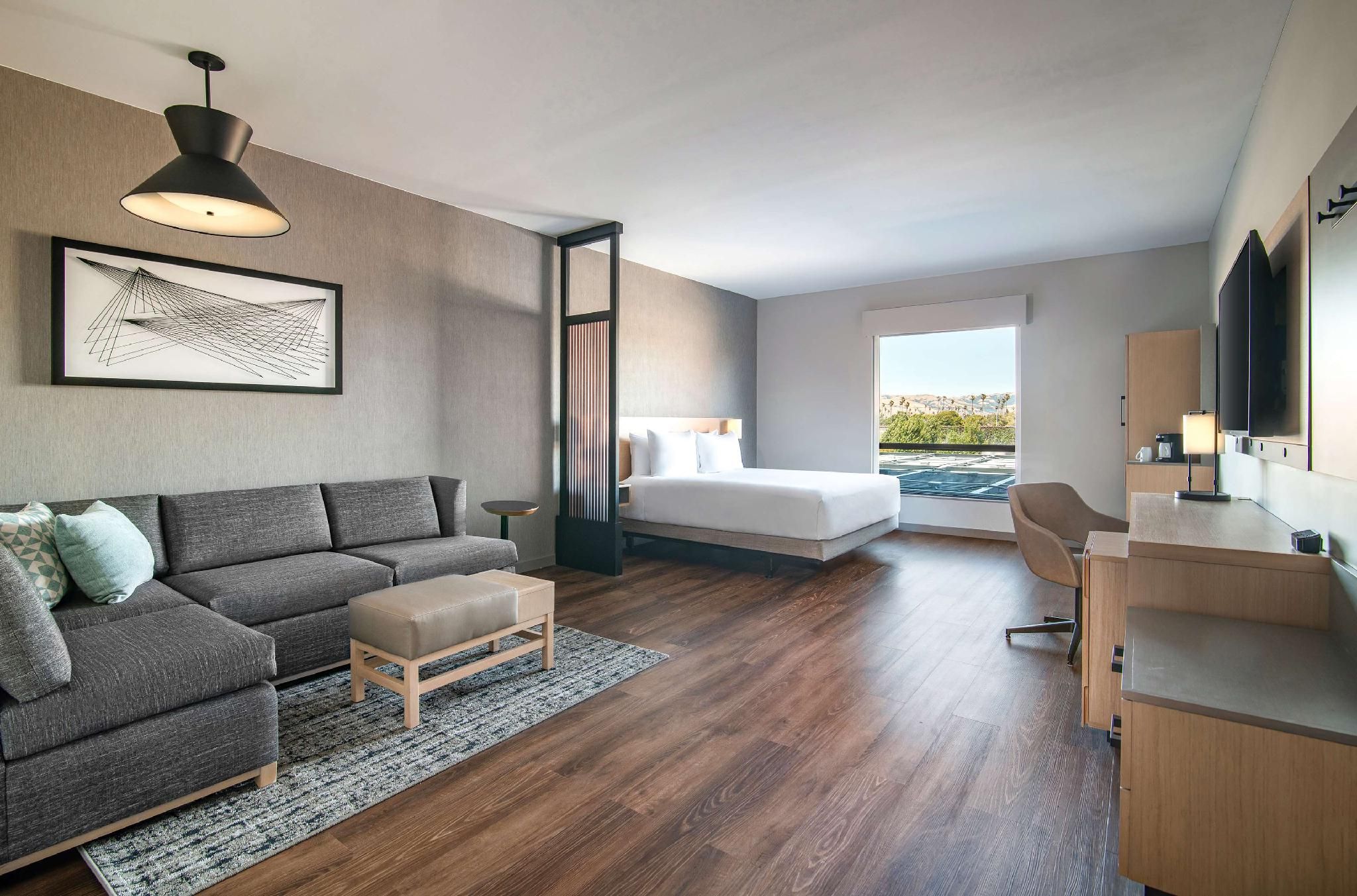 High Floor King Bed (Plus Sofa Bed)