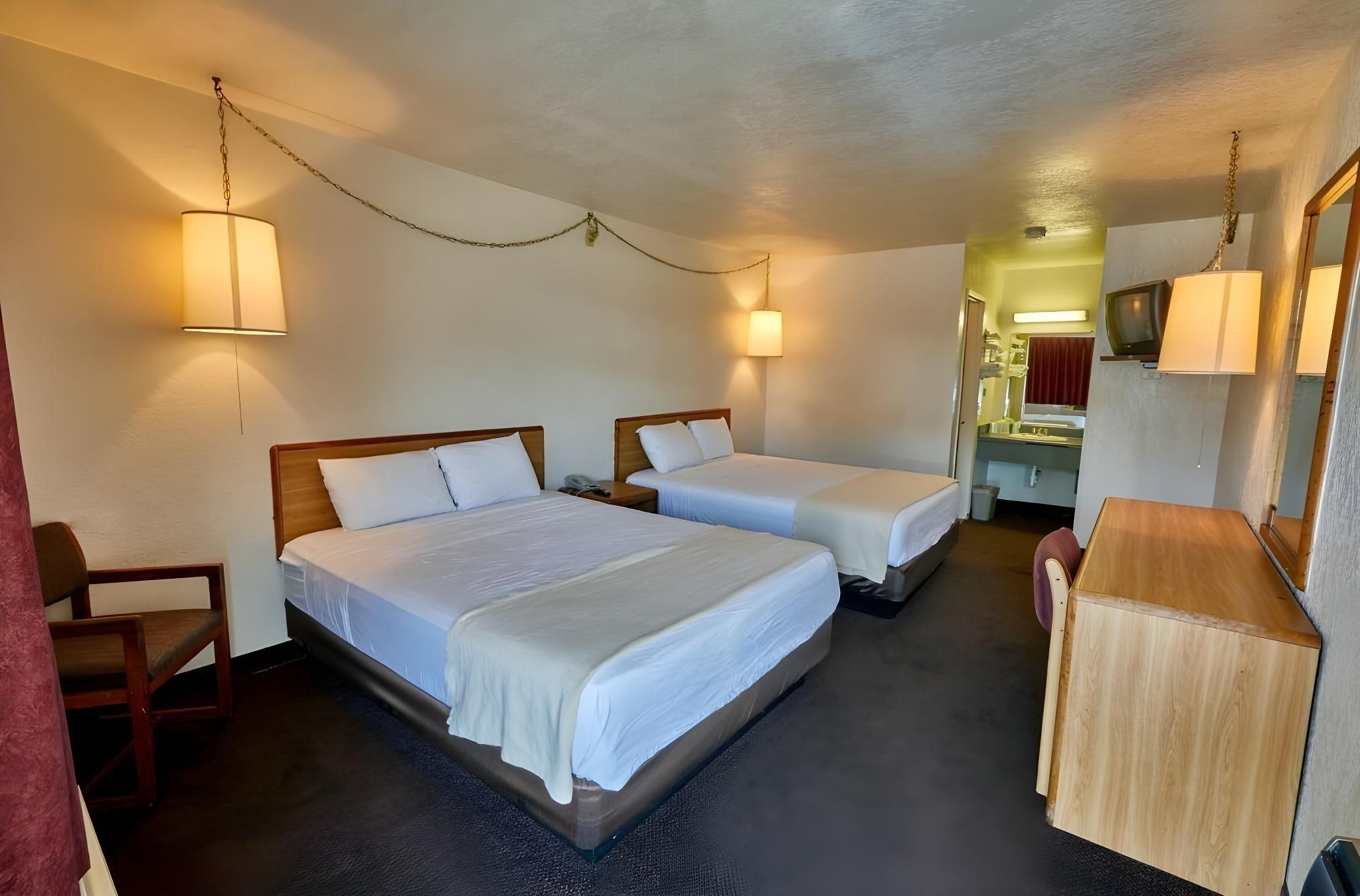 Queen Room with Two Queen Beds - Non-Smoking