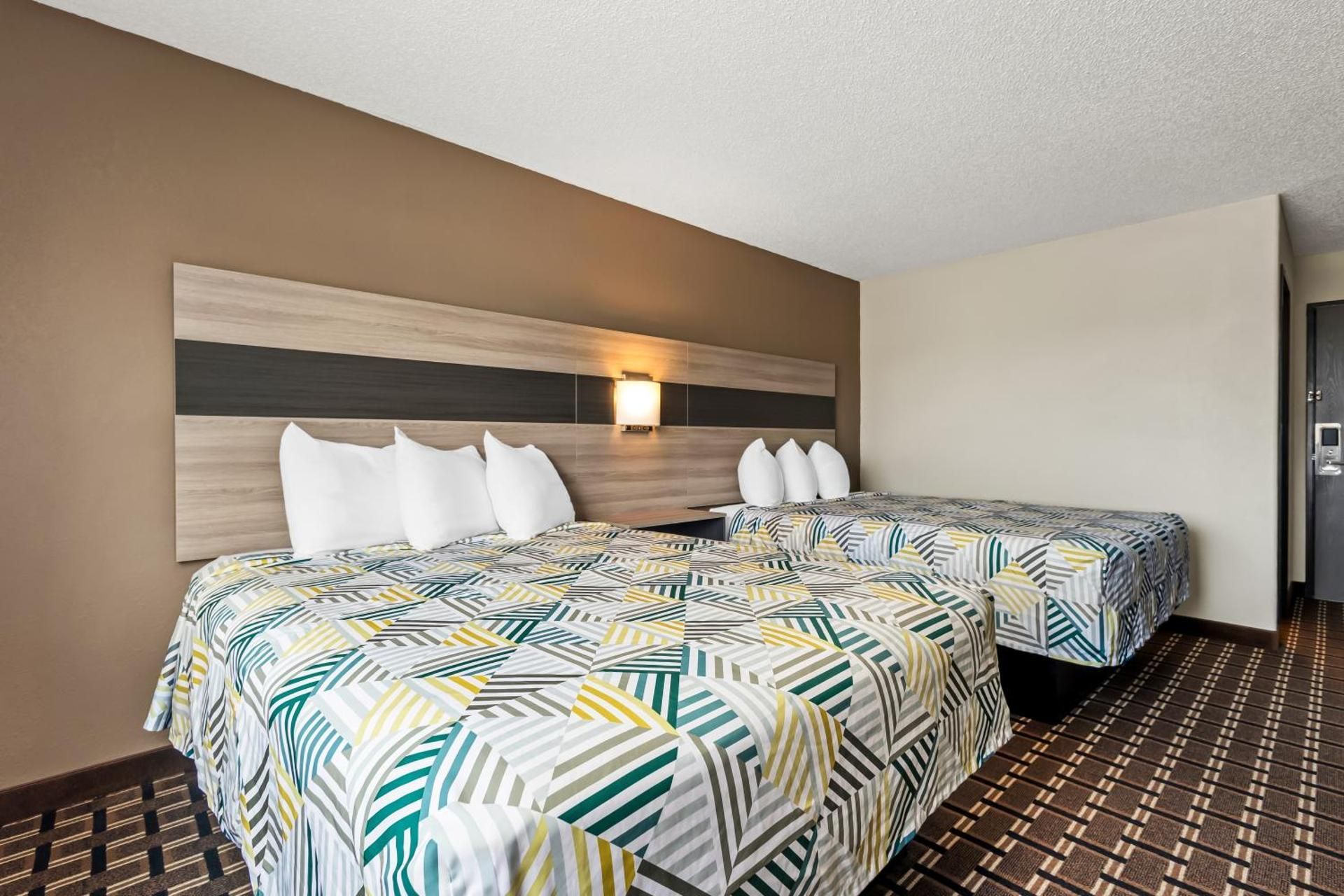 Queen Room with Two Queen Beds - Non Smoking/Interior Hall