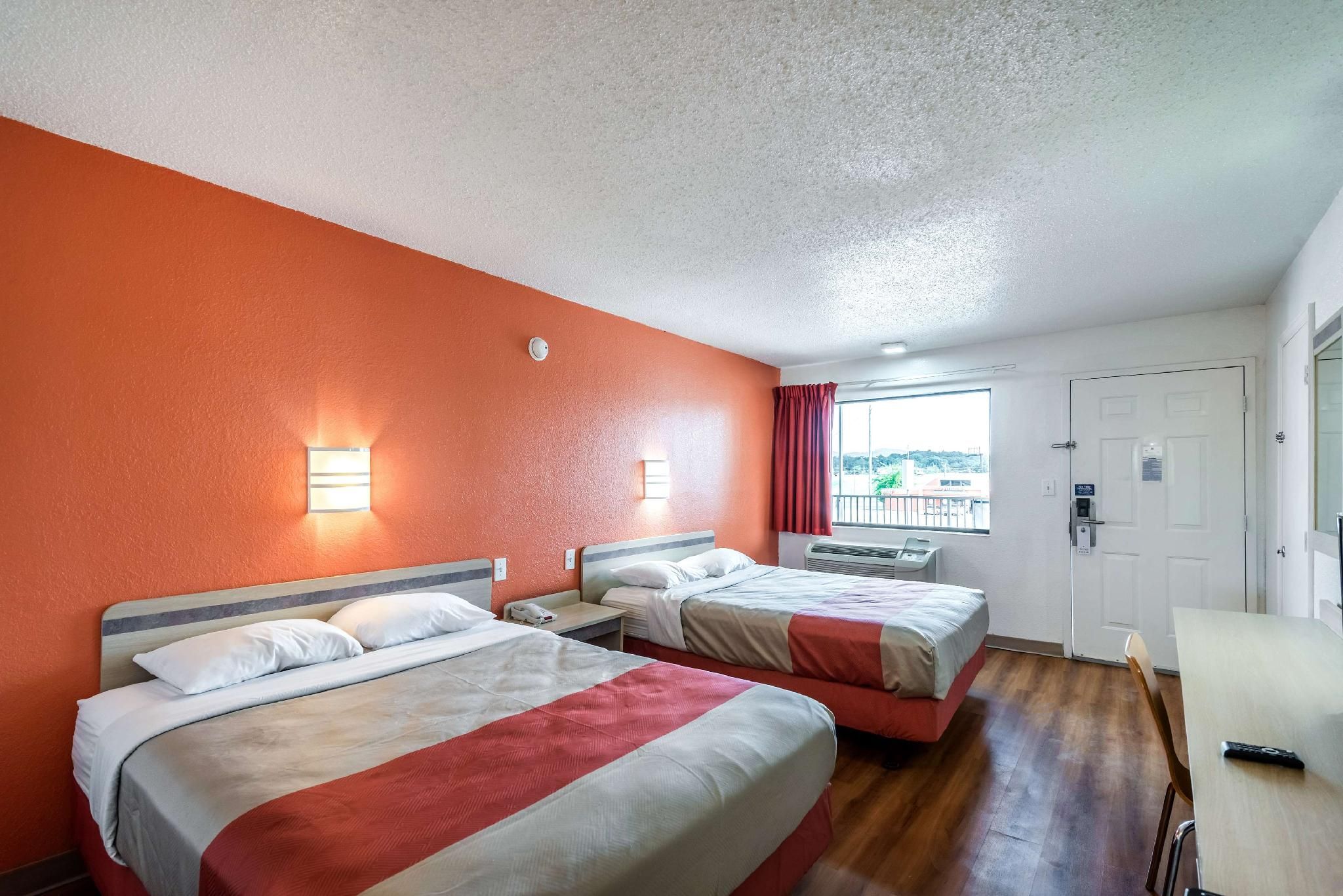 2 Queen Beds | Non-Smoking