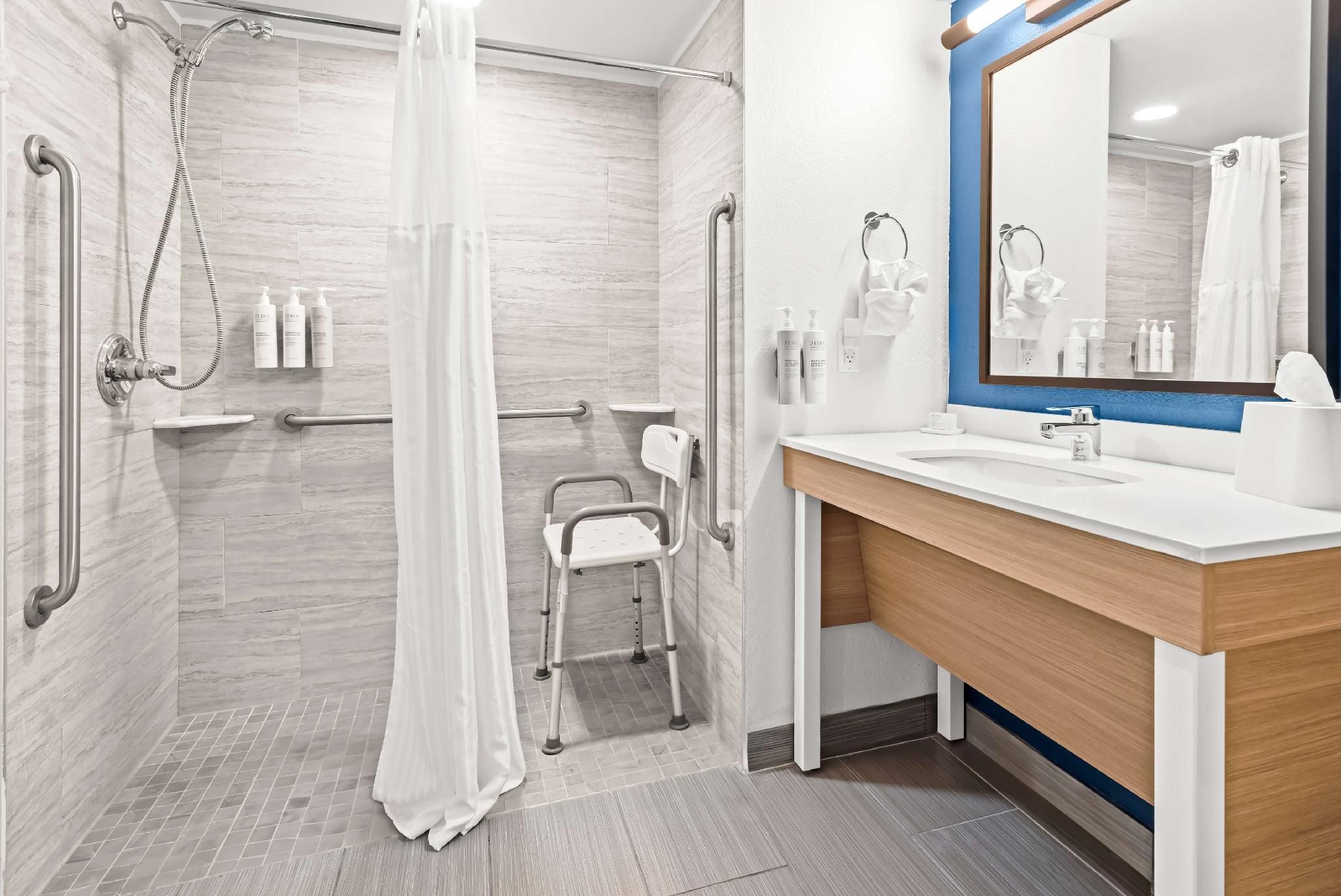 2 Queens Mobility Accessible Roll In Shower