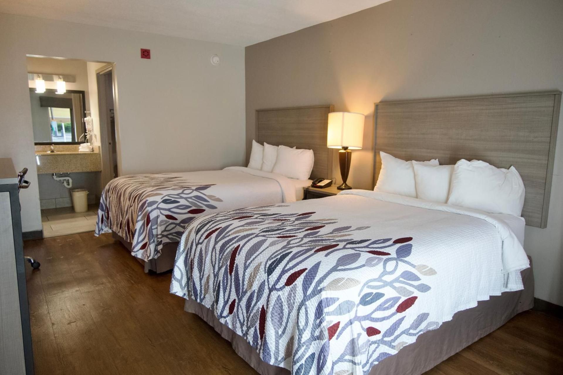 Red Roof Inn Savannah North I-95 - Port Wentworth Deluxe 2 Full Beds Non-Smoking 2