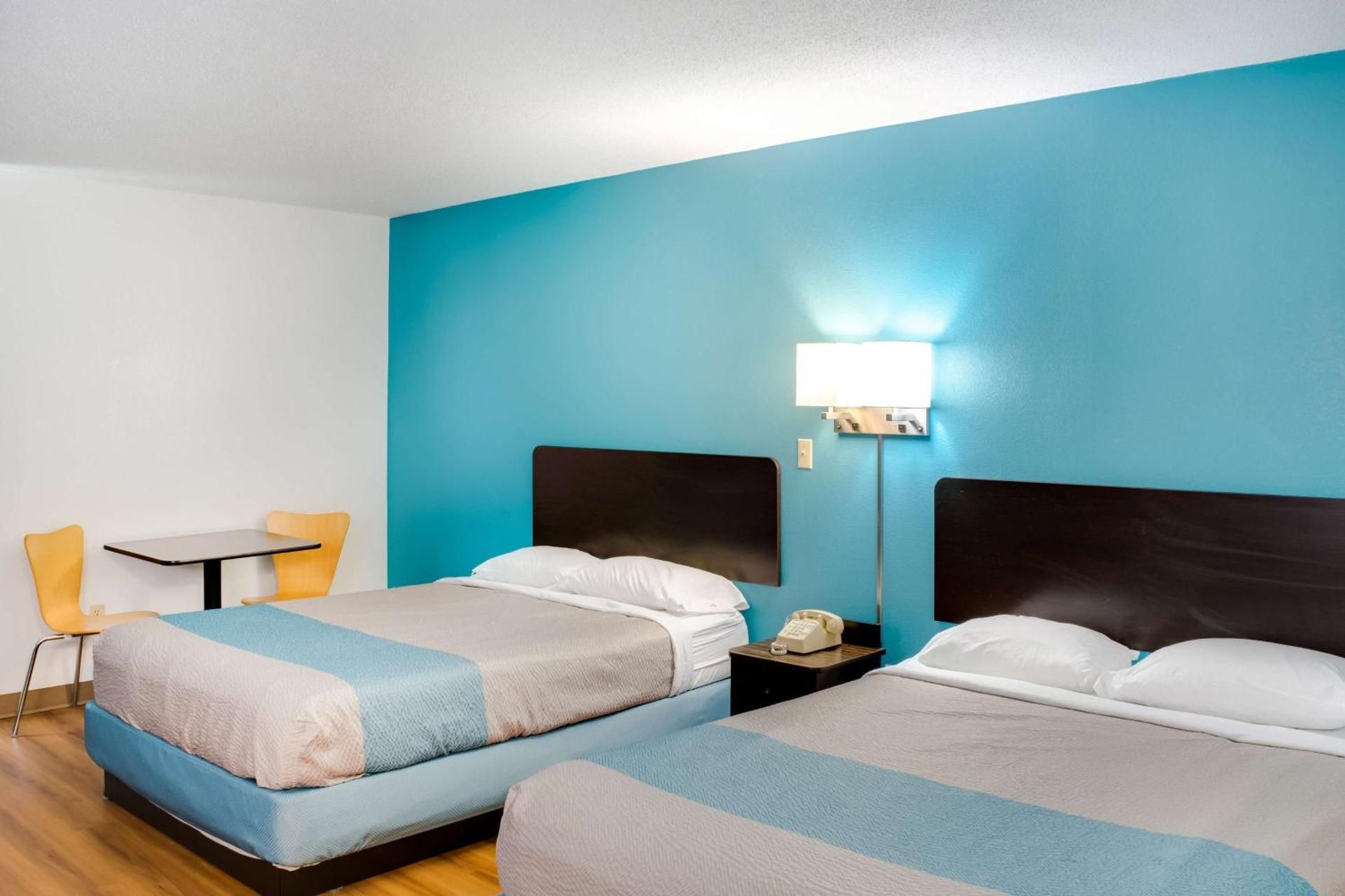 2 Queen Beds | Non-Smoking