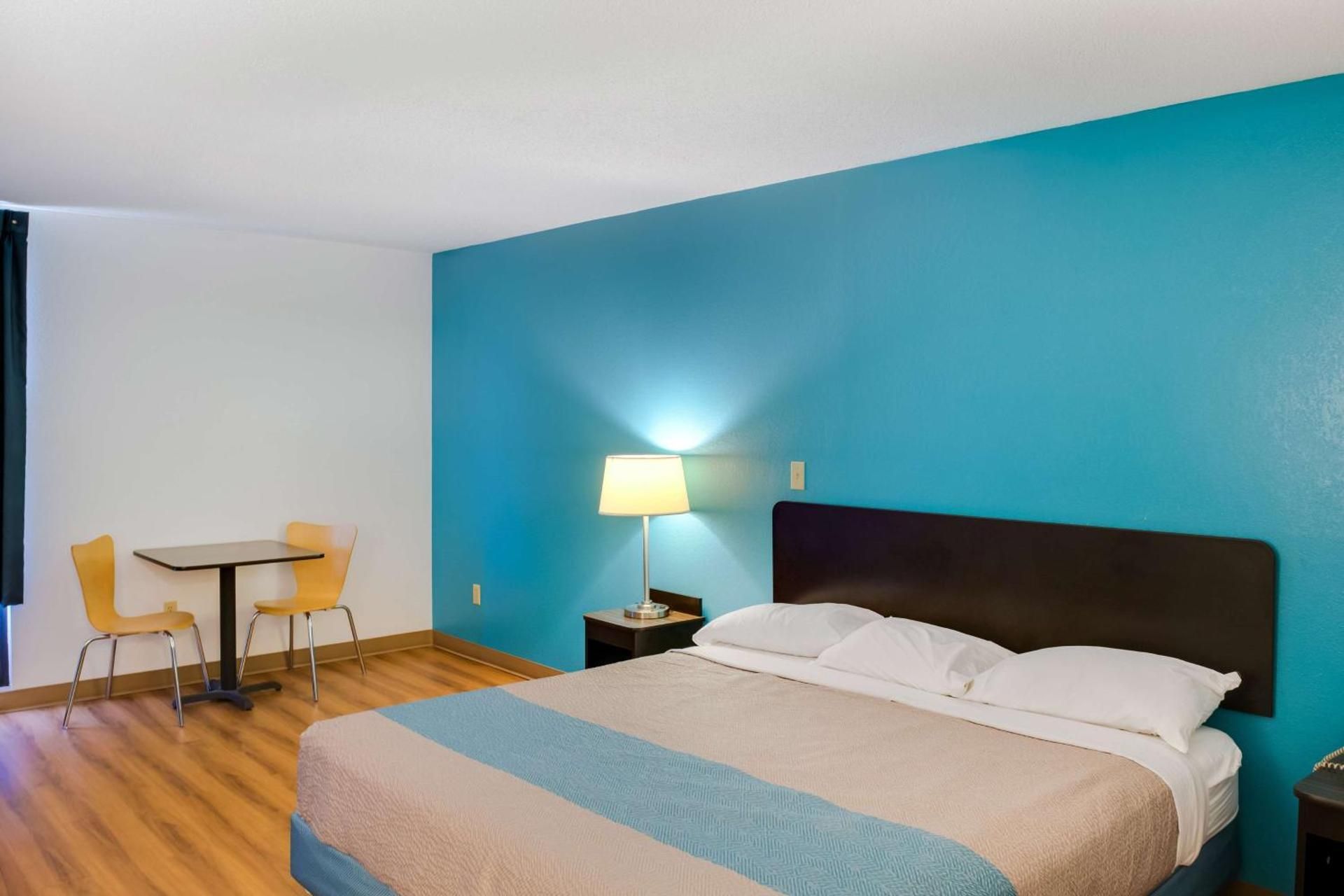 King Room - Non-Smoking